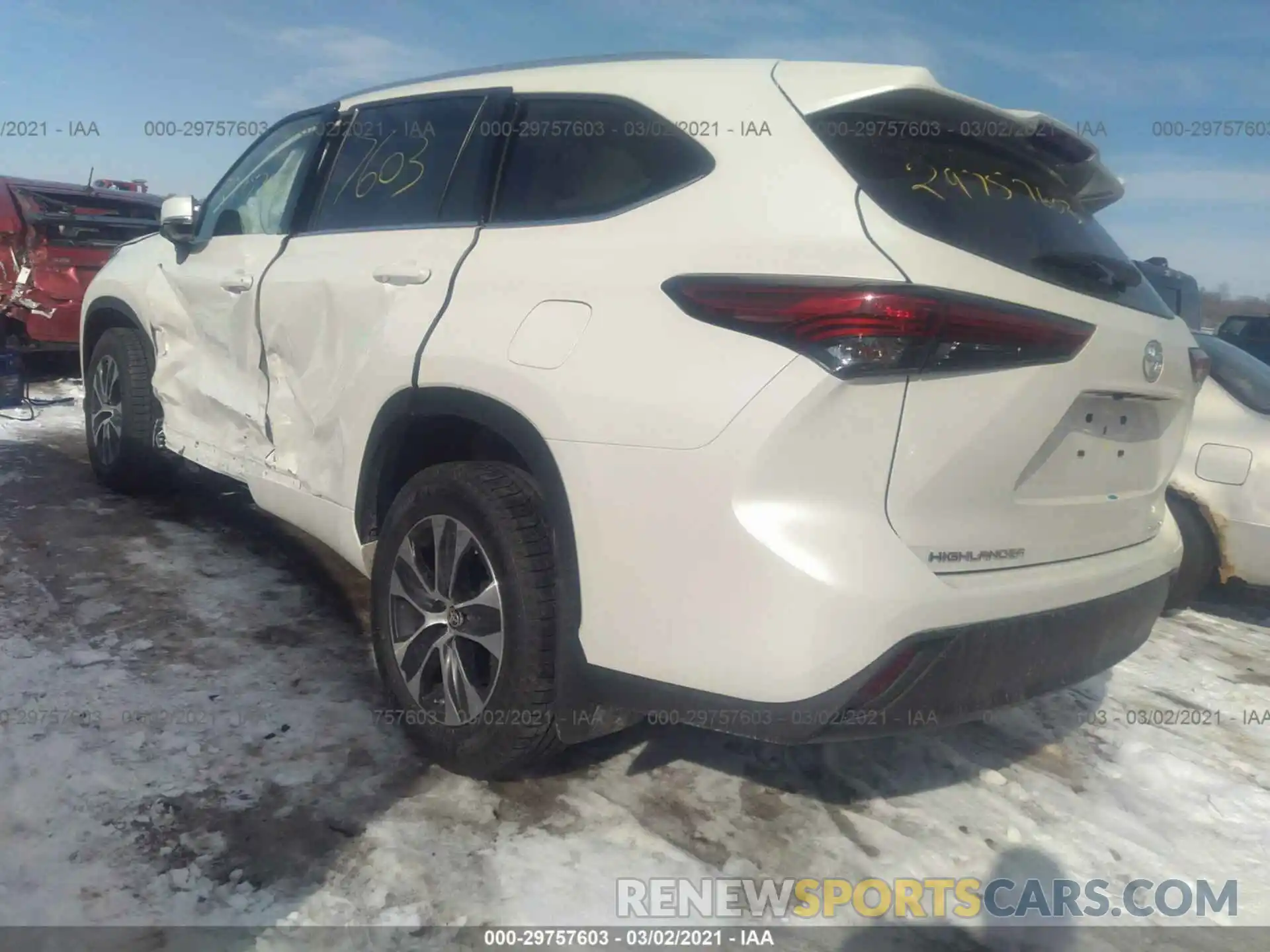 3 Photograph of a damaged car 5TDGZRBH0LS052838 TOYOTA HIGHLANDER 2020