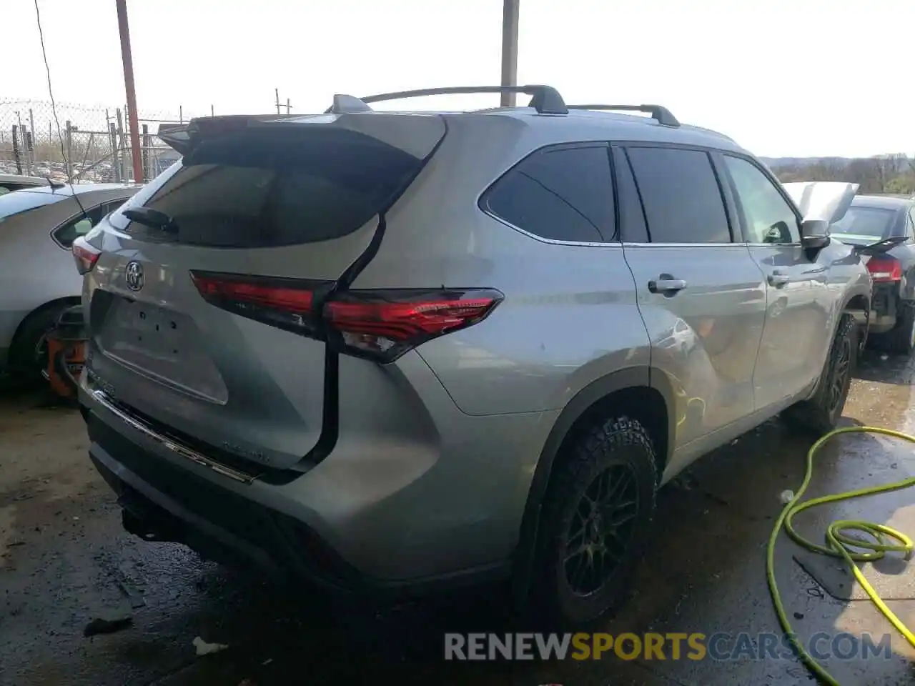 4 Photograph of a damaged car 5TDGZRBH0LS504321 TOYOTA HIGHLANDER 2020