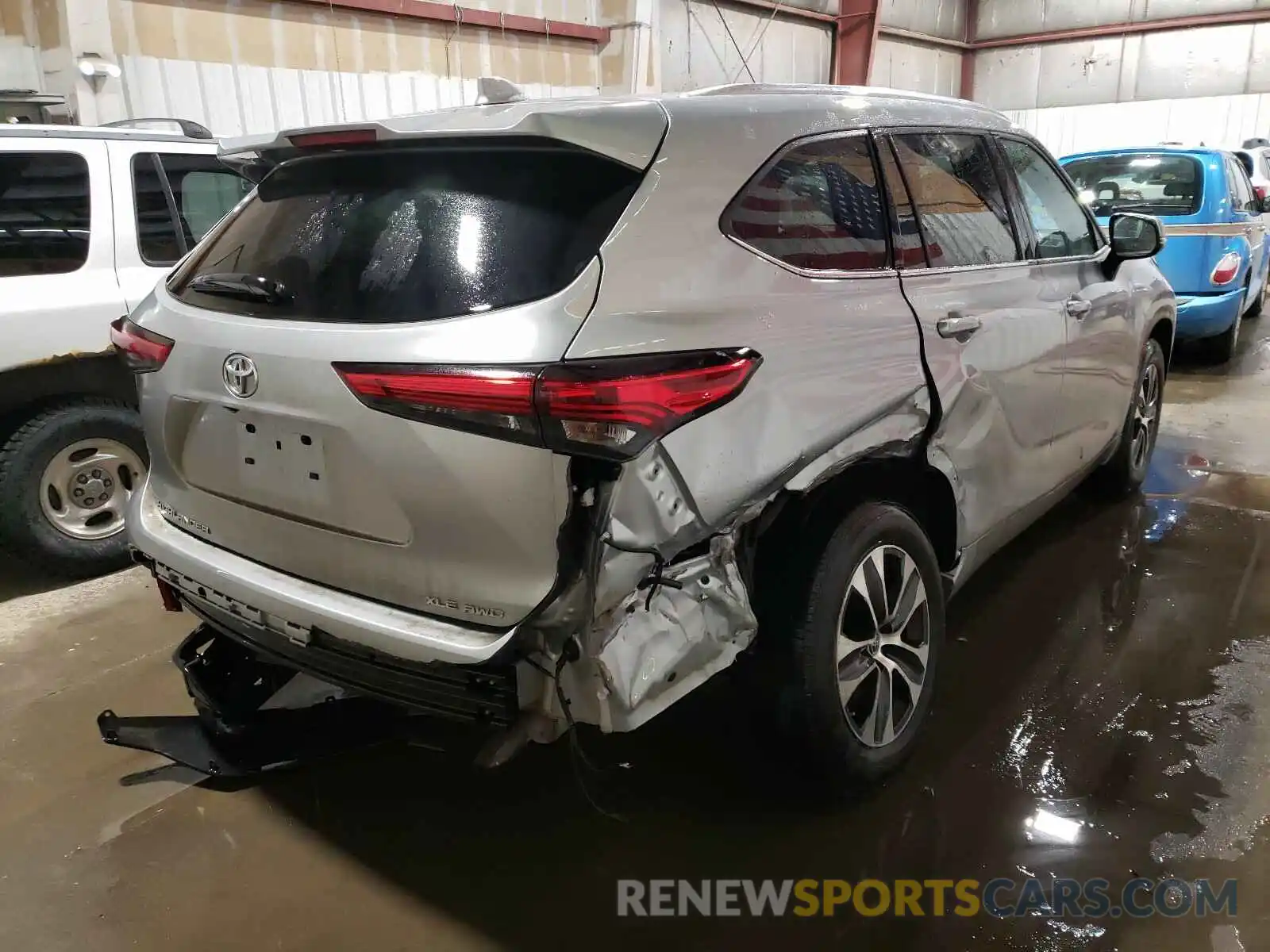 4 Photograph of a damaged car 5TDGZRBH0LS505789 TOYOTA HIGHLANDER 2020