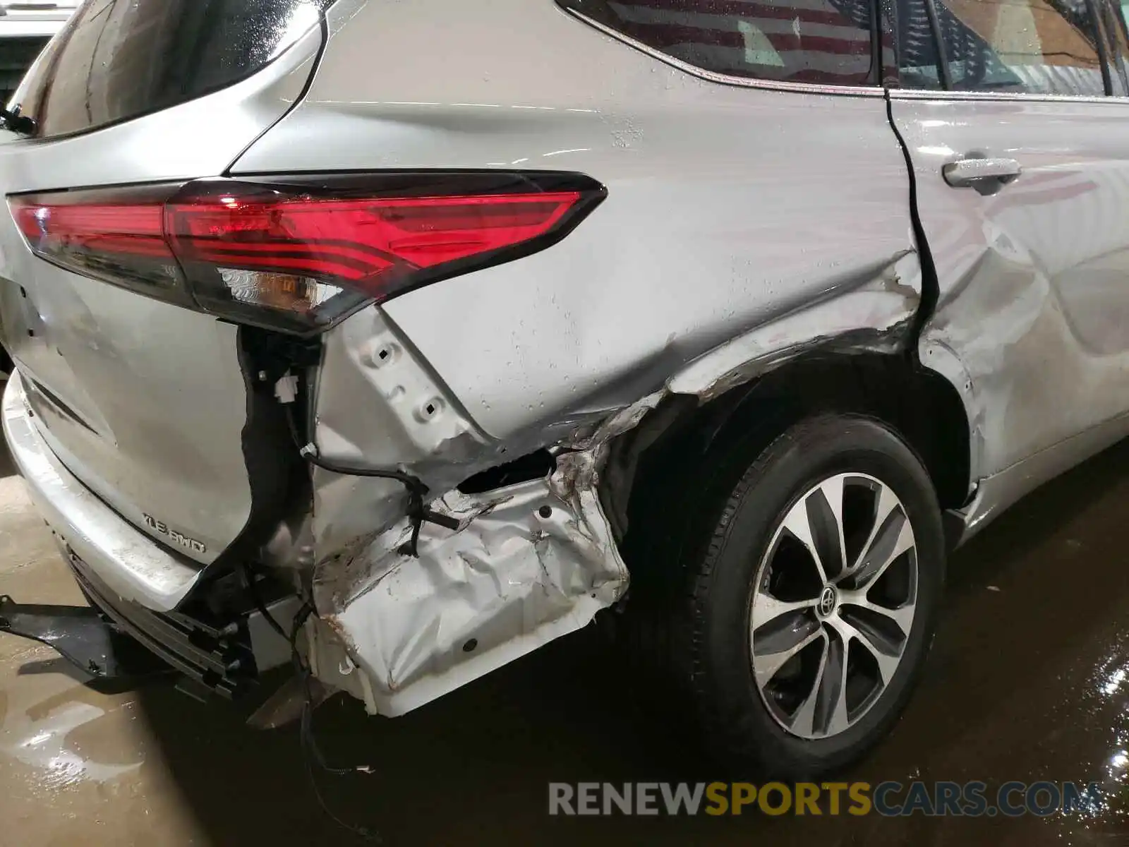 9 Photograph of a damaged car 5TDGZRBH0LS505789 TOYOTA HIGHLANDER 2020