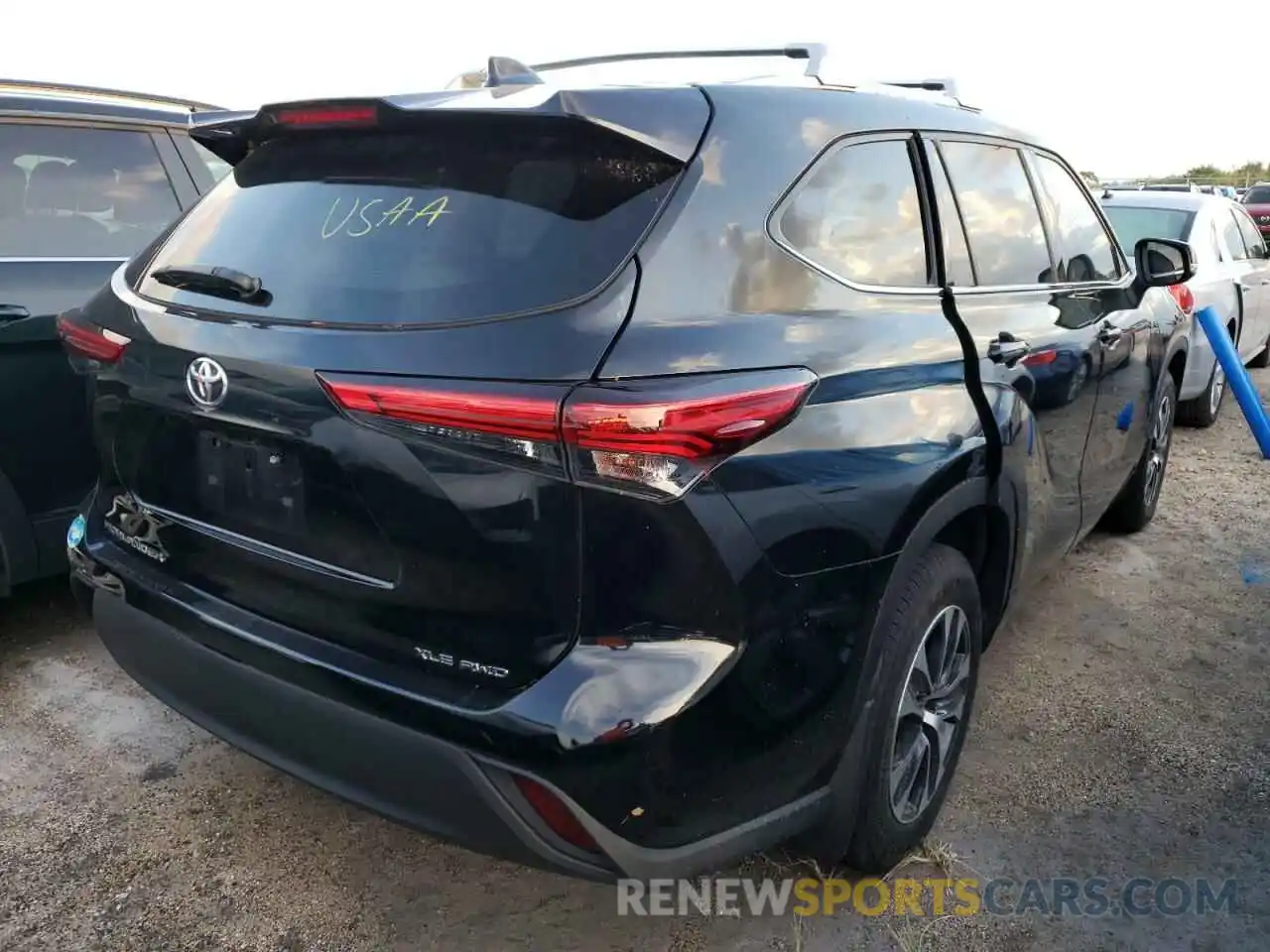 4 Photograph of a damaged car 5TDGZRBH0LS512399 TOYOTA HIGHLANDER 2020