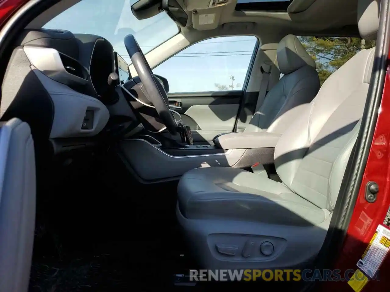 7 Photograph of a damaged car 5TDGZRBH0LS515450 TOYOTA HIGHLANDER 2020