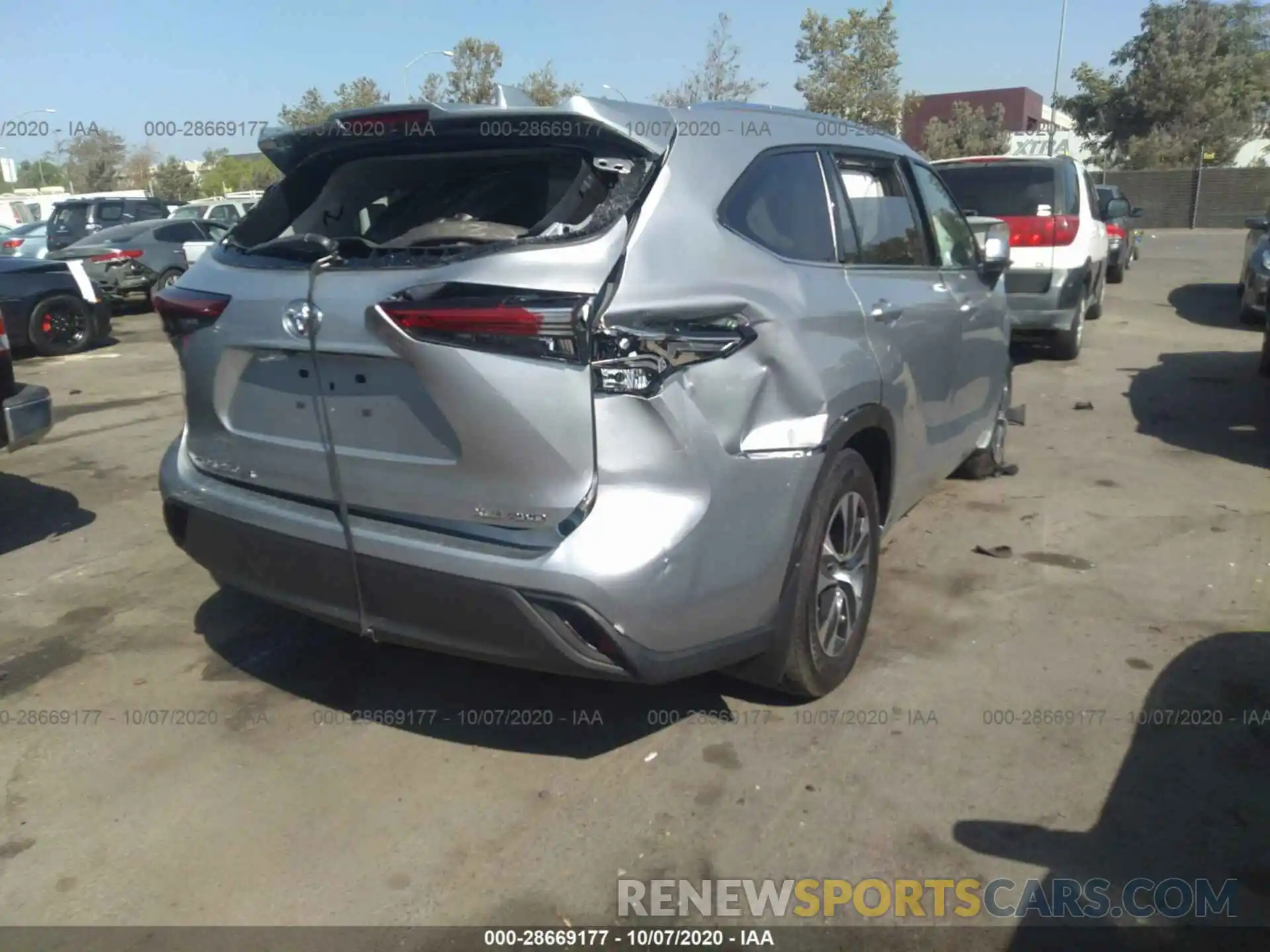 4 Photograph of a damaged car 5TDGZRBH0LS519773 TOYOTA HIGHLANDER 2020