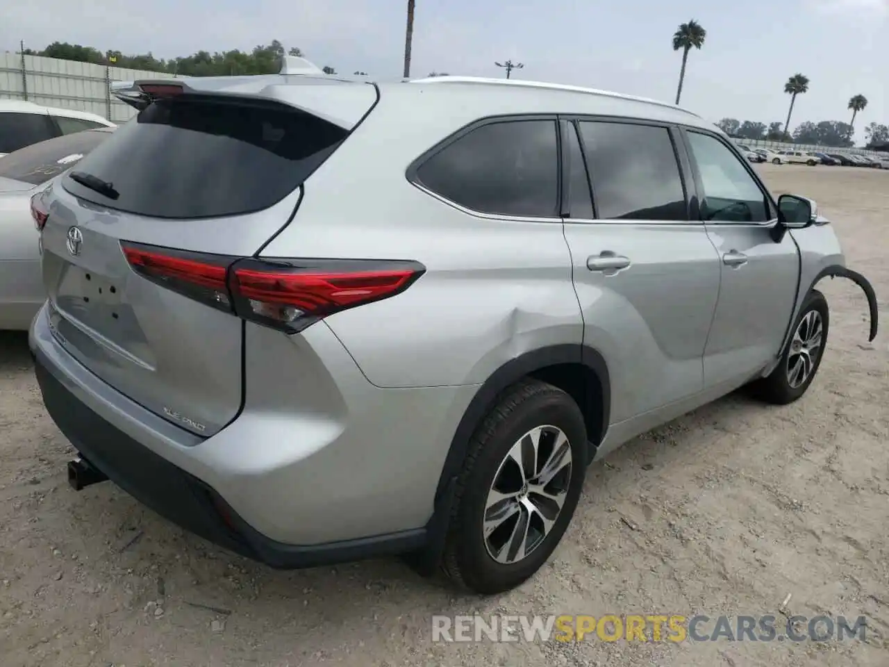 4 Photograph of a damaged car 5TDGZRBH1LS001039 TOYOTA HIGHLANDER 2020