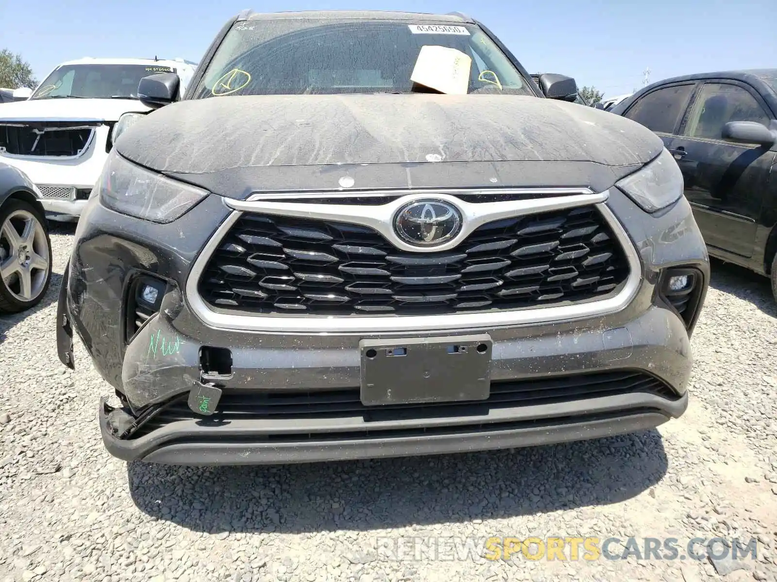 9 Photograph of a damaged car 5TDGZRBH1LS009609 TOYOTA HIGHLANDER 2020