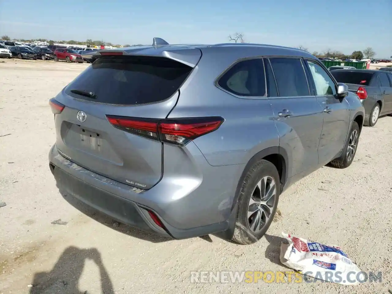 4 Photograph of a damaged car 5TDGZRBH1LS010873 TOYOTA HIGHLANDER 2020