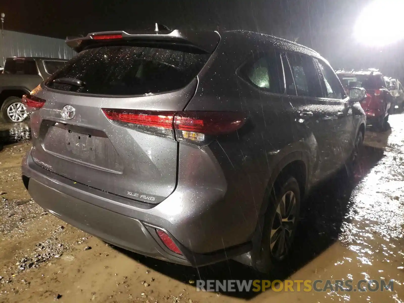 4 Photograph of a damaged car 5TDGZRBH1LS011358 TOYOTA HIGHLANDER 2020