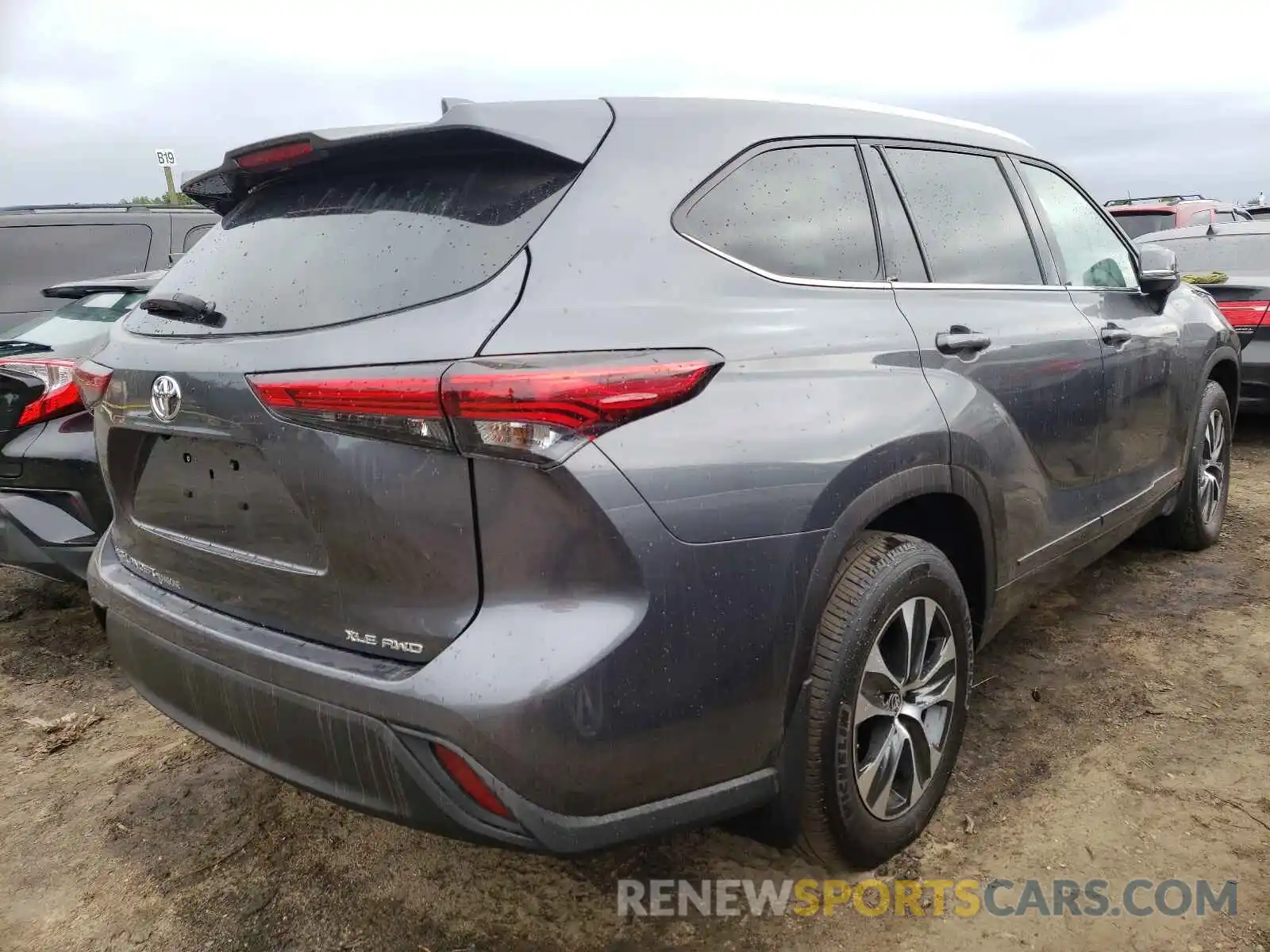 4 Photograph of a damaged car 5TDGZRBH1LS014843 TOYOTA HIGHLANDER 2020