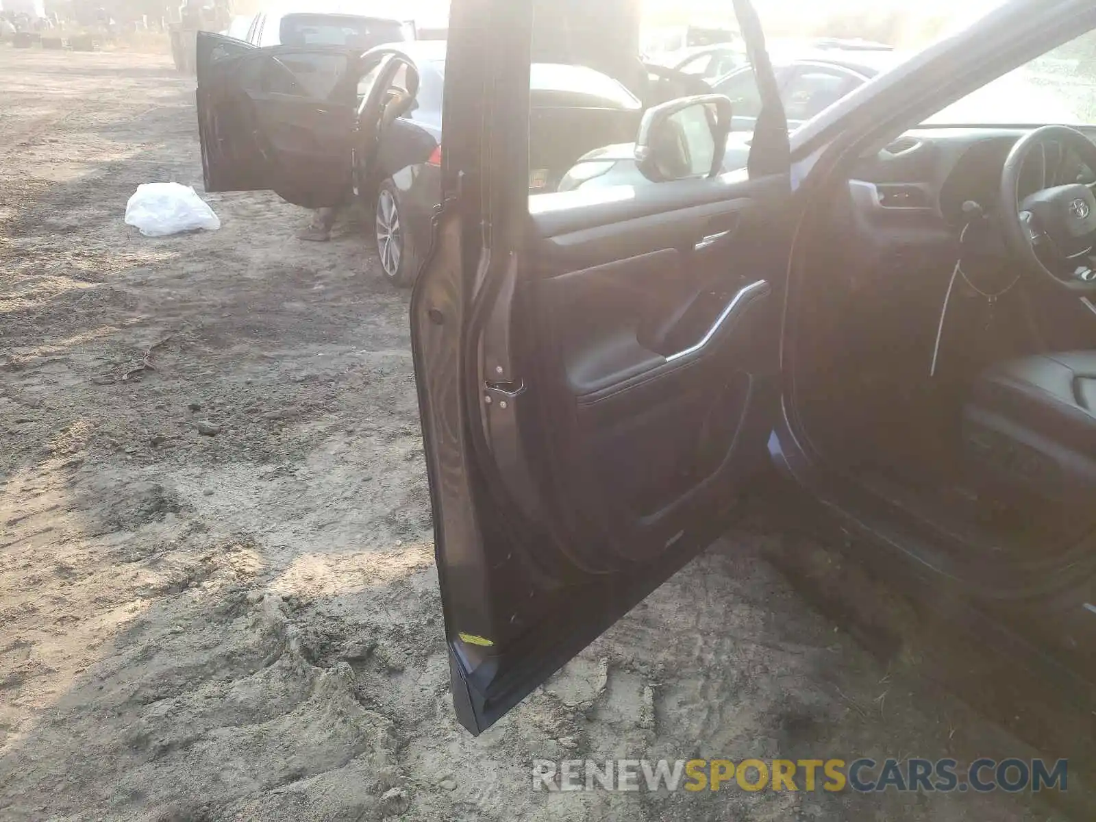 9 Photograph of a damaged car 5TDGZRBH1LS014843 TOYOTA HIGHLANDER 2020