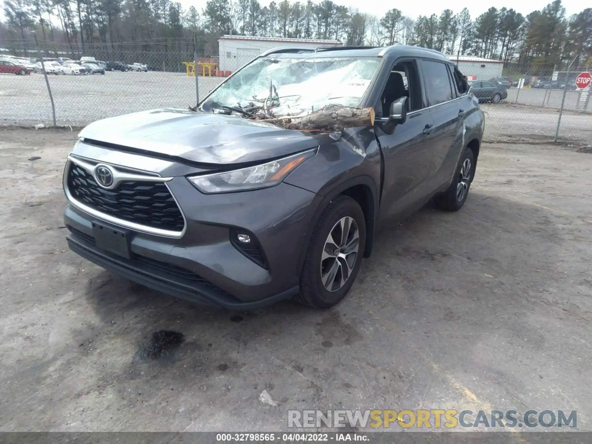 2 Photograph of a damaged car 5TDGZRBH1LS017743 TOYOTA HIGHLANDER 2020