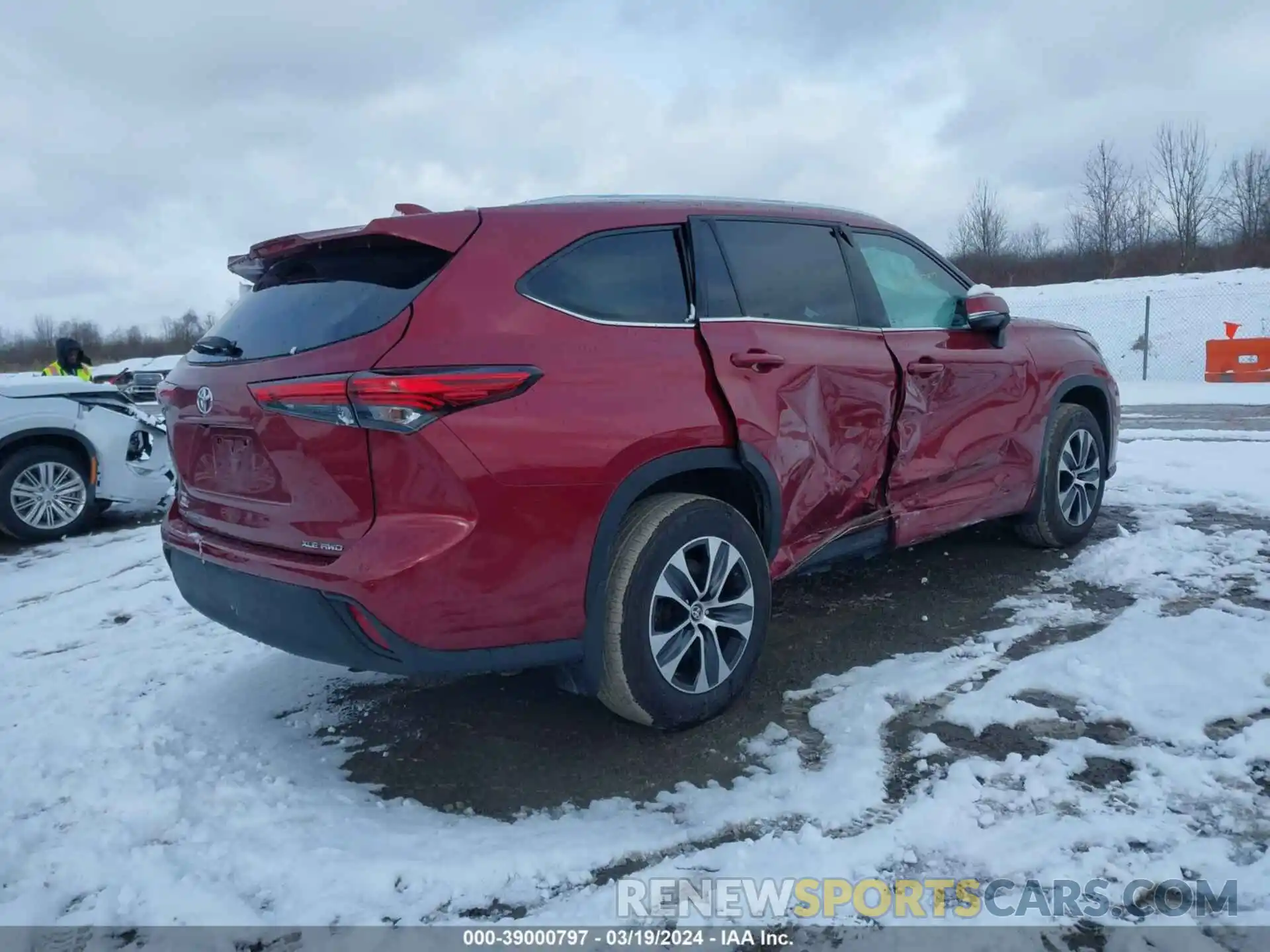 4 Photograph of a damaged car 5TDGZRBH1LS021503 TOYOTA HIGHLANDER 2020