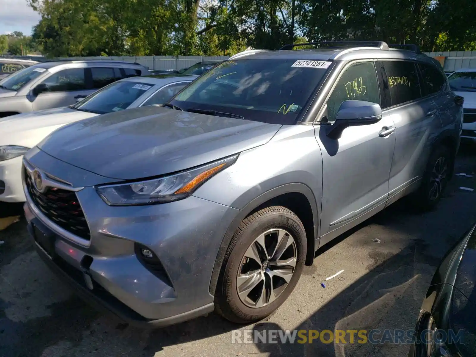 2 Photograph of a damaged car 5TDGZRBH1LS023039 TOYOTA HIGHLANDER 2020