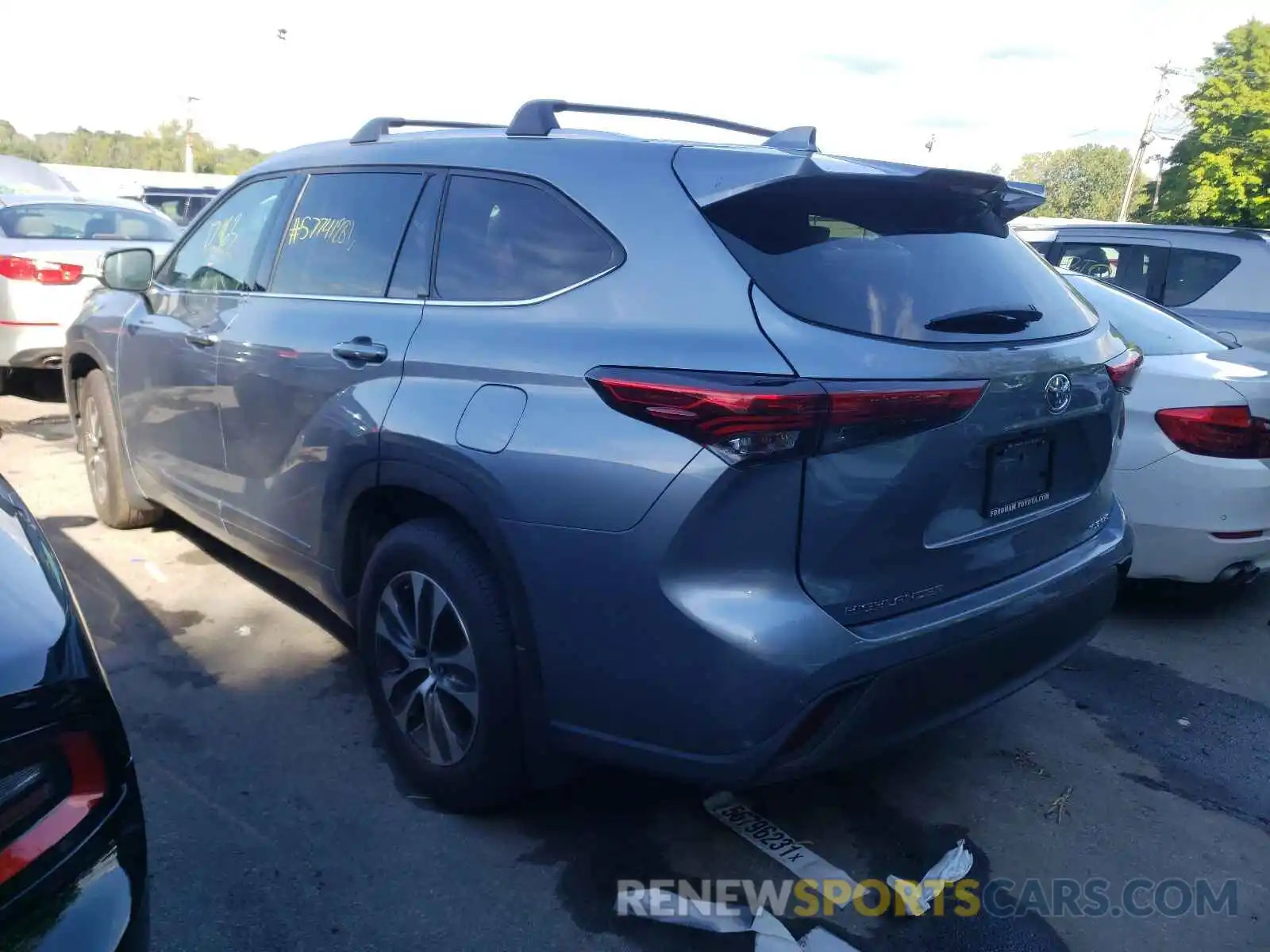 3 Photograph of a damaged car 5TDGZRBH1LS023039 TOYOTA HIGHLANDER 2020