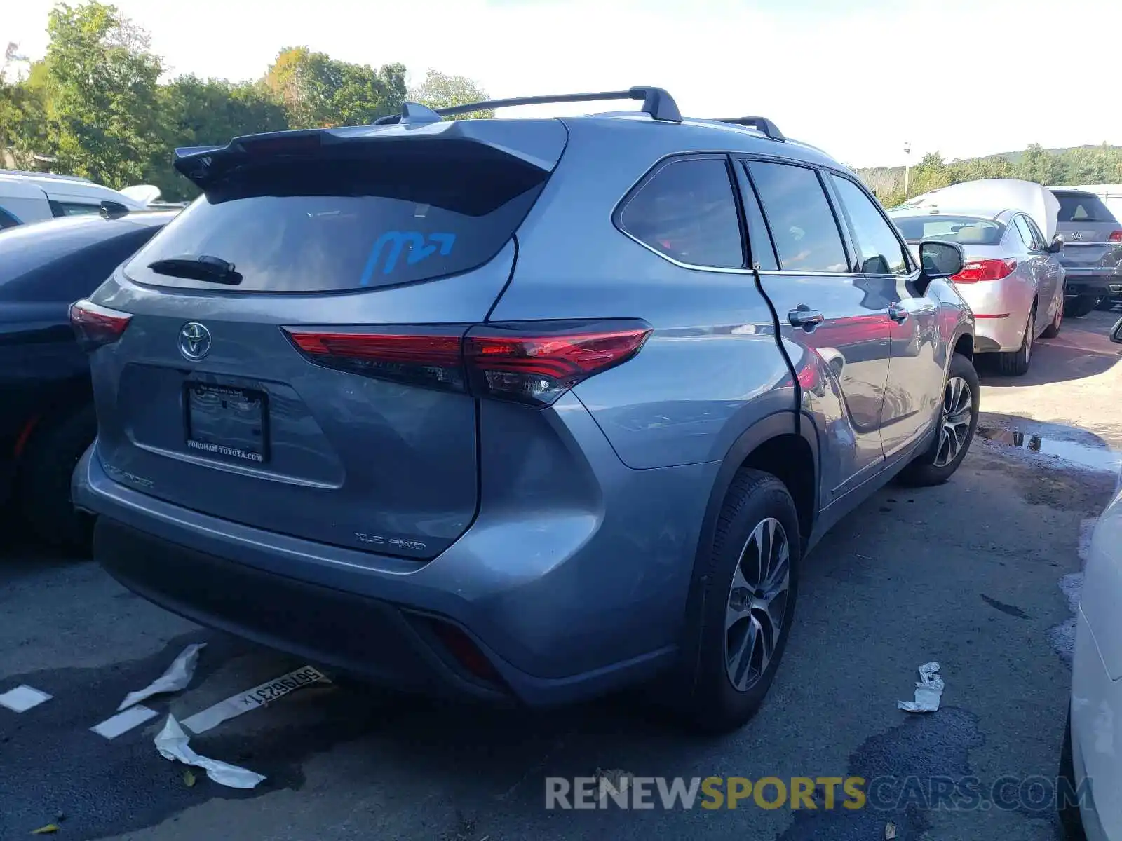 4 Photograph of a damaged car 5TDGZRBH1LS023039 TOYOTA HIGHLANDER 2020