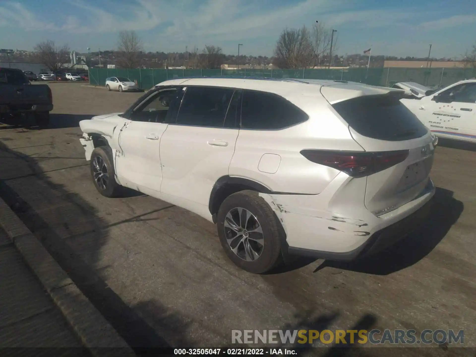 3 Photograph of a damaged car 5TDGZRBH1LS048345 TOYOTA HIGHLANDER 2020