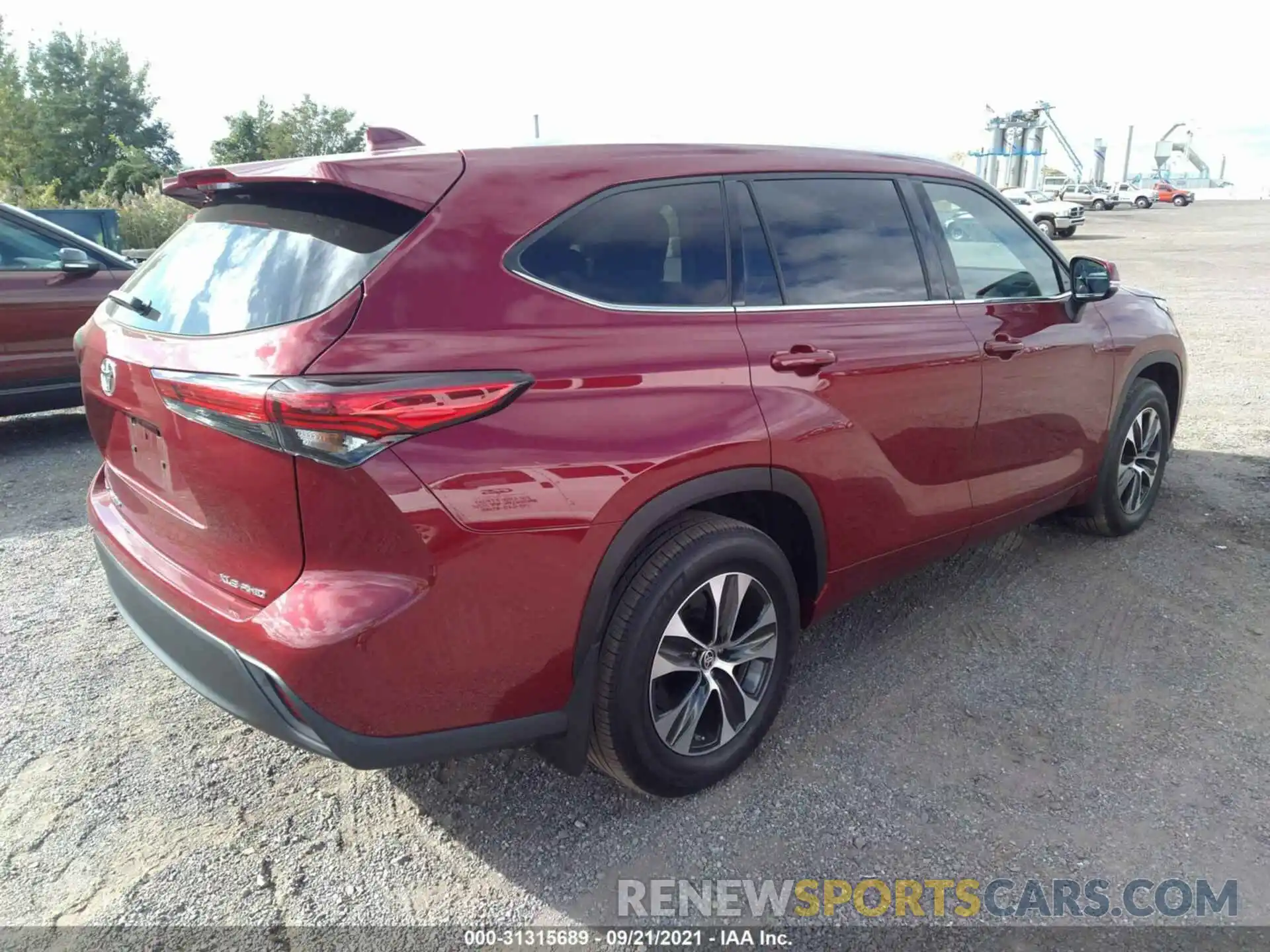 4 Photograph of a damaged car 5TDGZRBH1LS506353 TOYOTA HIGHLANDER 2020