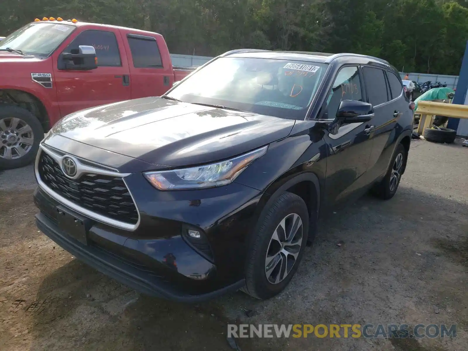 2 Photograph of a damaged car 5TDGZRBH2LS013197 TOYOTA HIGHLANDER 2020