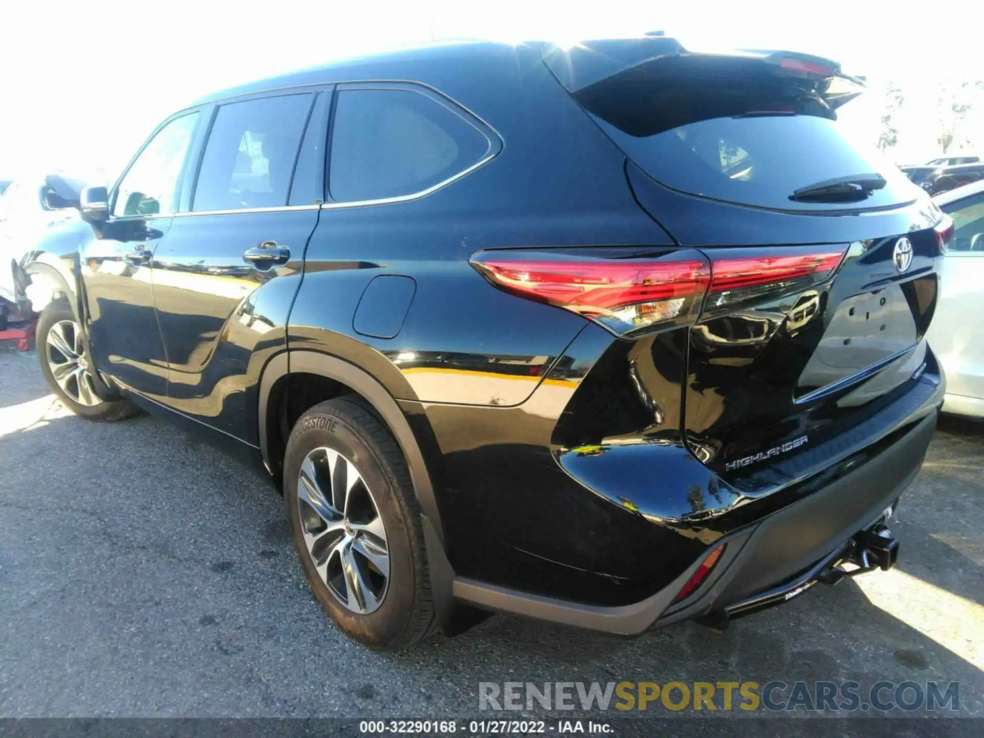 3 Photograph of a damaged car 5TDGZRBH2LS035152 TOYOTA HIGHLANDER 2020