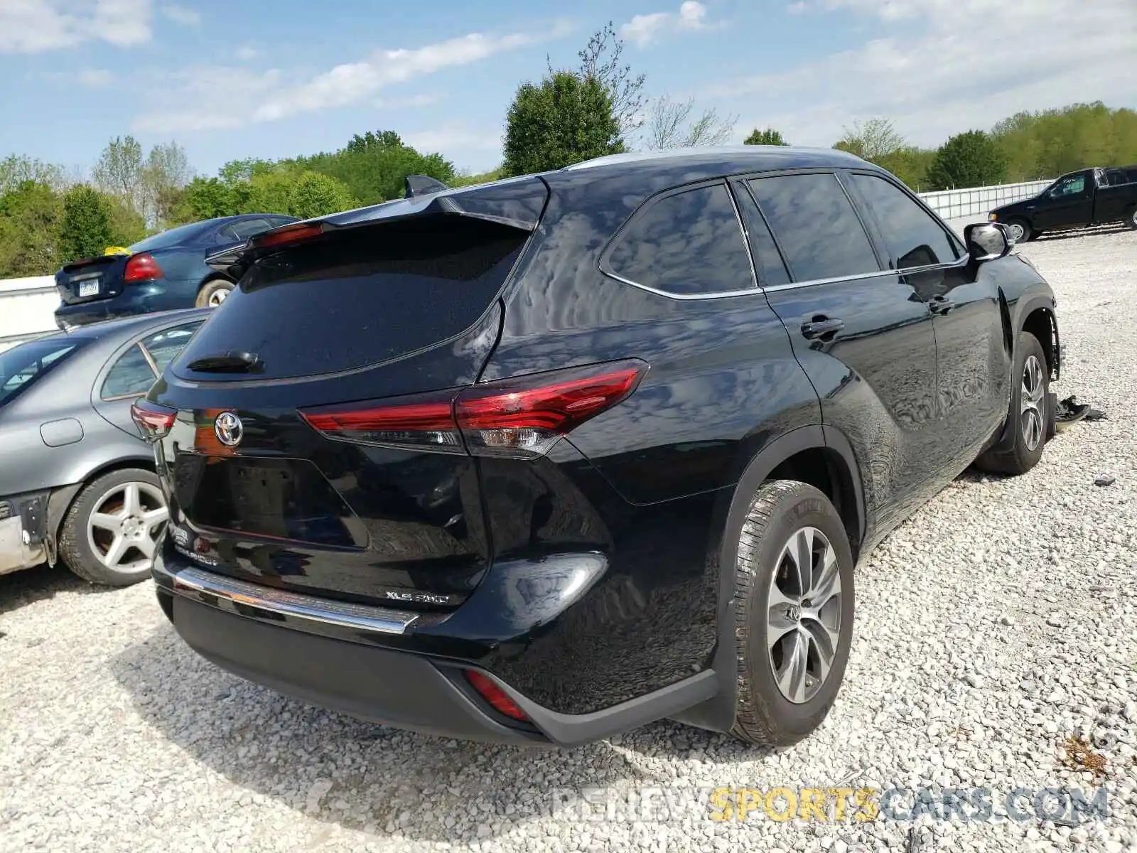 4 Photograph of a damaged car 5TDGZRBH3LS002788 TOYOTA HIGHLANDER 2020