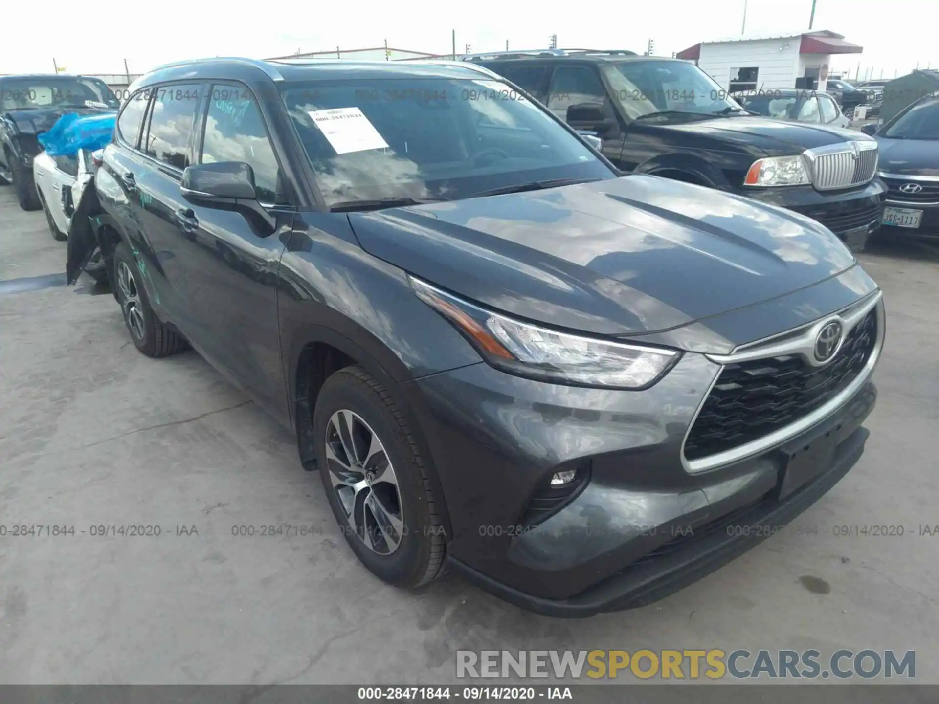 1 Photograph of a damaged car 5TDGZRBH3LS021132 TOYOTA HIGHLANDER 2020