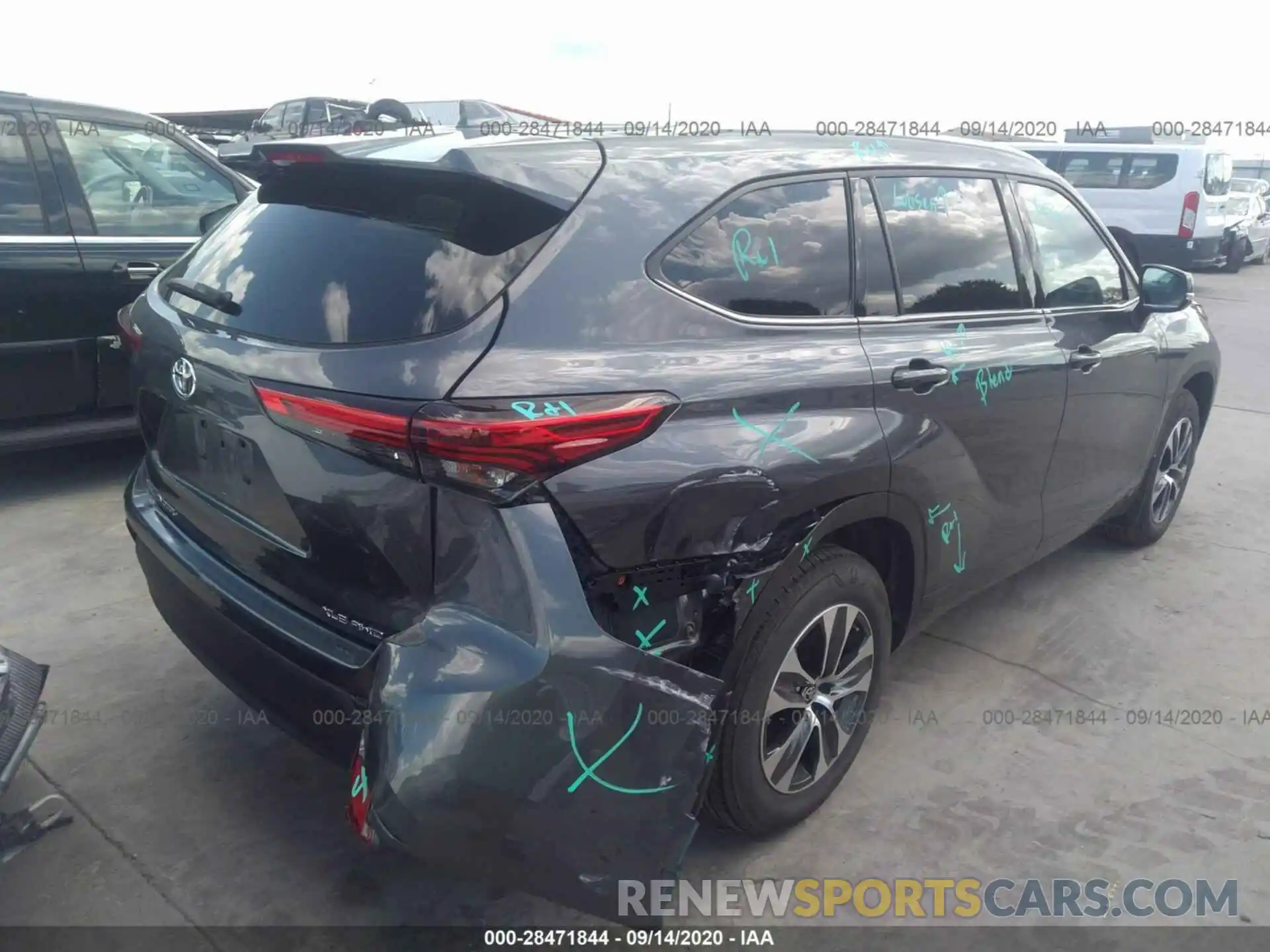 4 Photograph of a damaged car 5TDGZRBH3LS021132 TOYOTA HIGHLANDER 2020