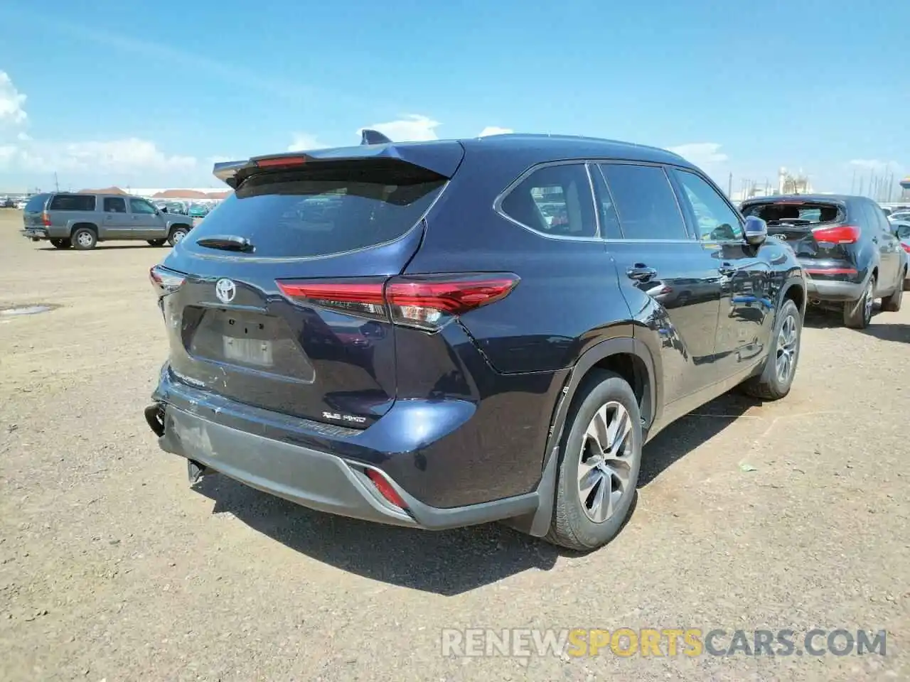 4 Photograph of a damaged car 5TDGZRBH3LS516897 TOYOTA HIGHLANDER 2020