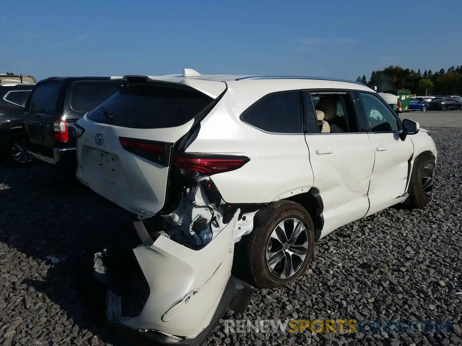 4 Photograph of a damaged car 5TDGZRBH4LS003576 TOYOTA HIGHLANDER 2020