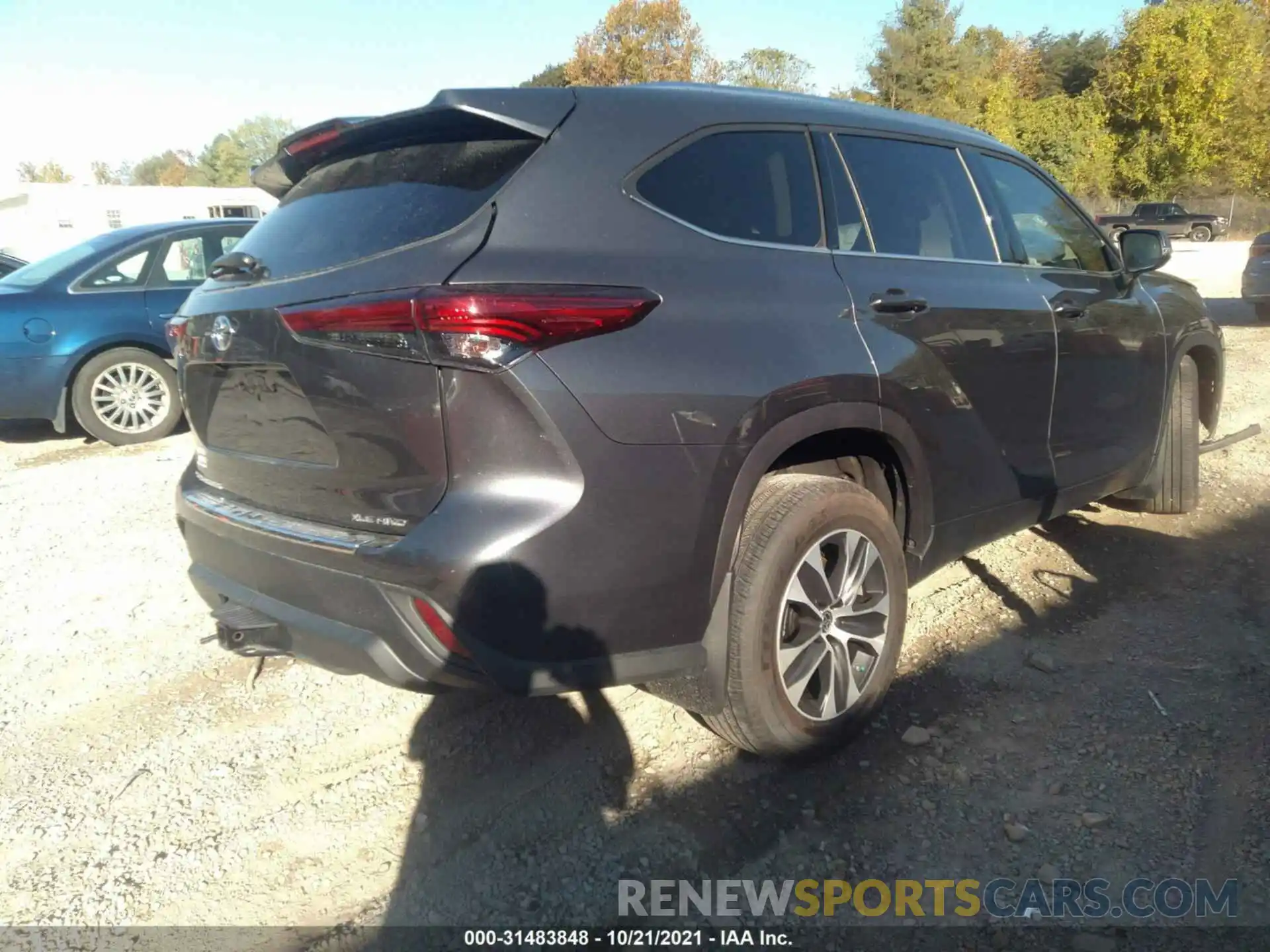 4 Photograph of a damaged car 5TDGZRBH4LS006123 TOYOTA HIGHLANDER 2020