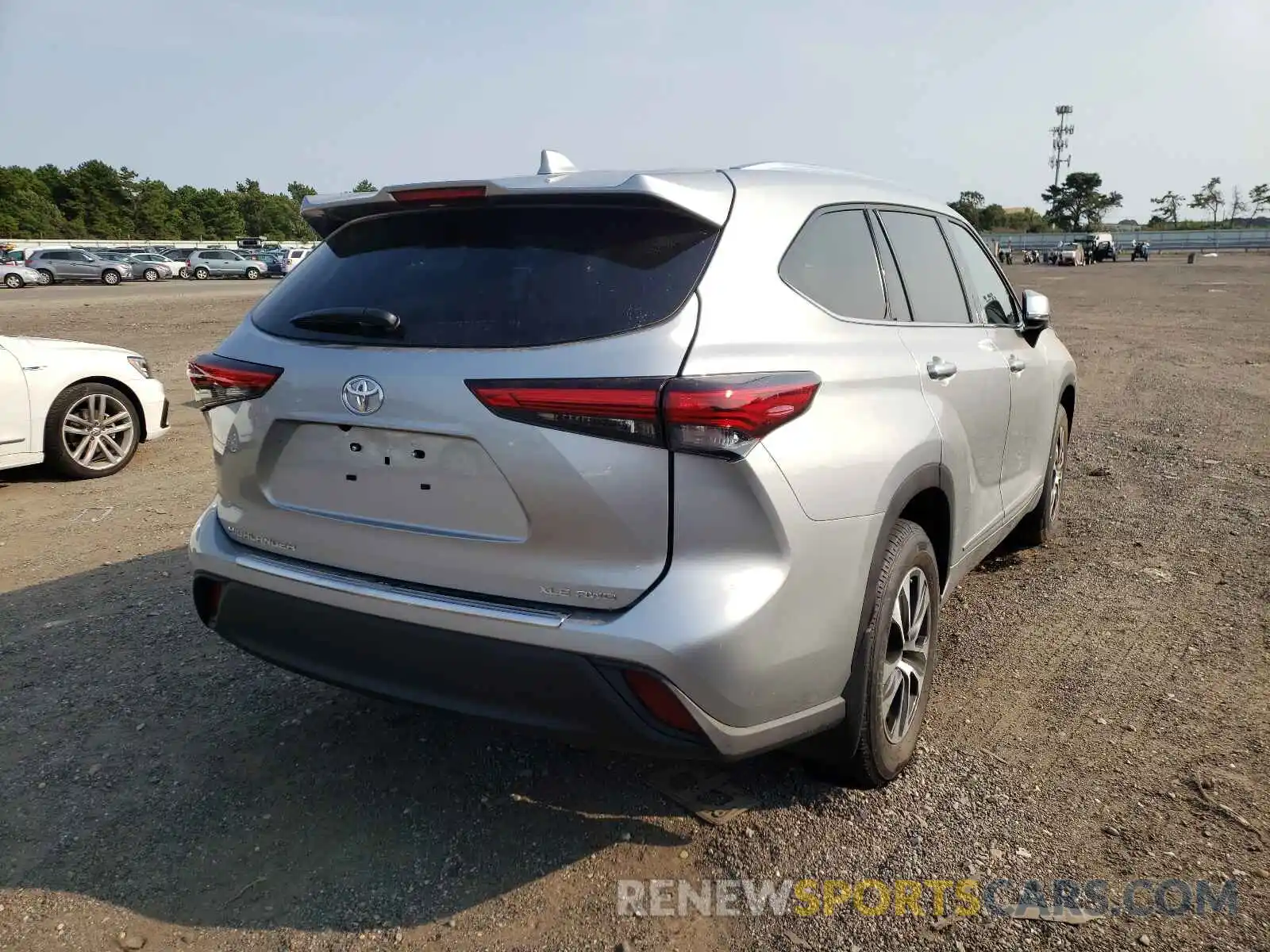 4 Photograph of a damaged car 5TDGZRBH4LS503334 TOYOTA HIGHLANDER 2020