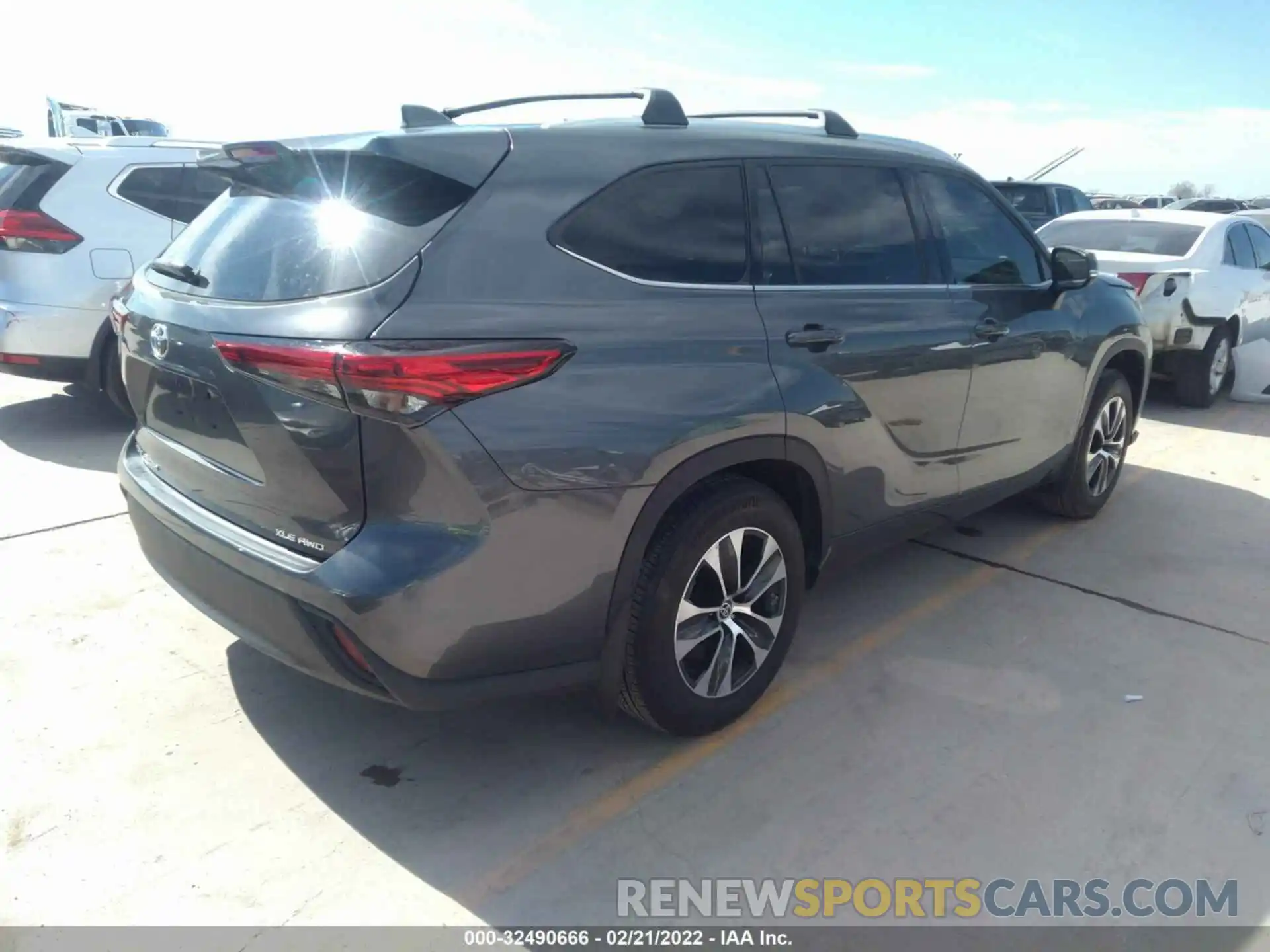 4 Photograph of a damaged car 5TDGZRBH4LS509358 TOYOTA HIGHLANDER 2020