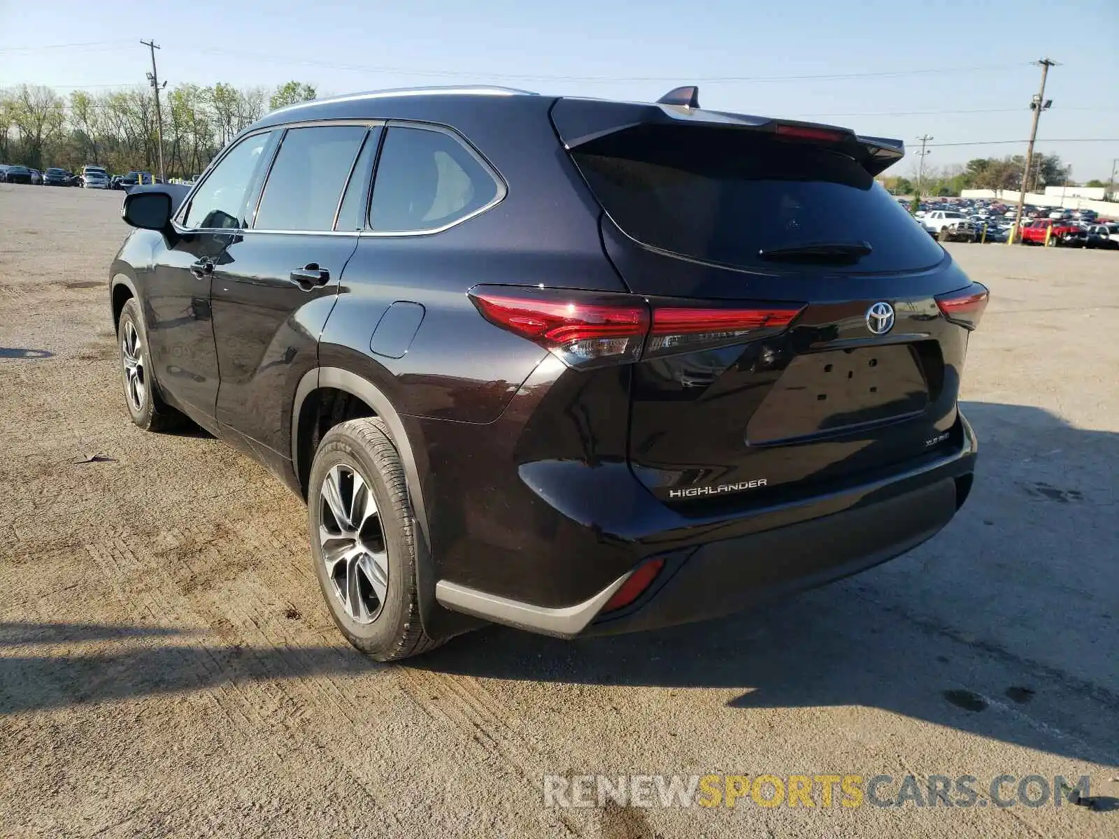 3 Photograph of a damaged car 5TDGZRBH5LS010018 TOYOTA HIGHLANDER 2020