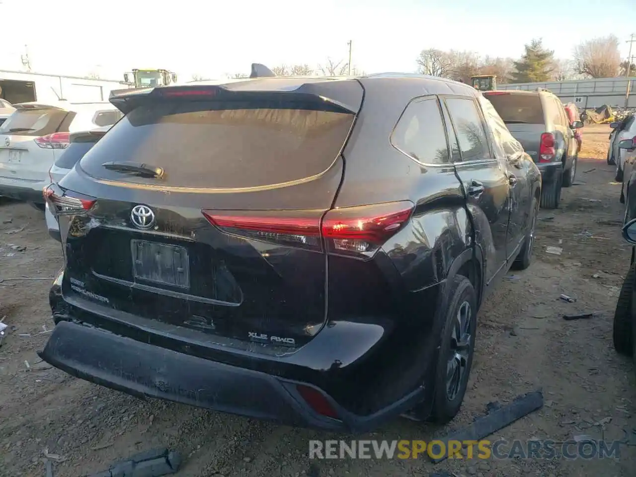 4 Photograph of a damaged car 5TDGZRBH5LS055346 TOYOTA HIGHLANDER 2020