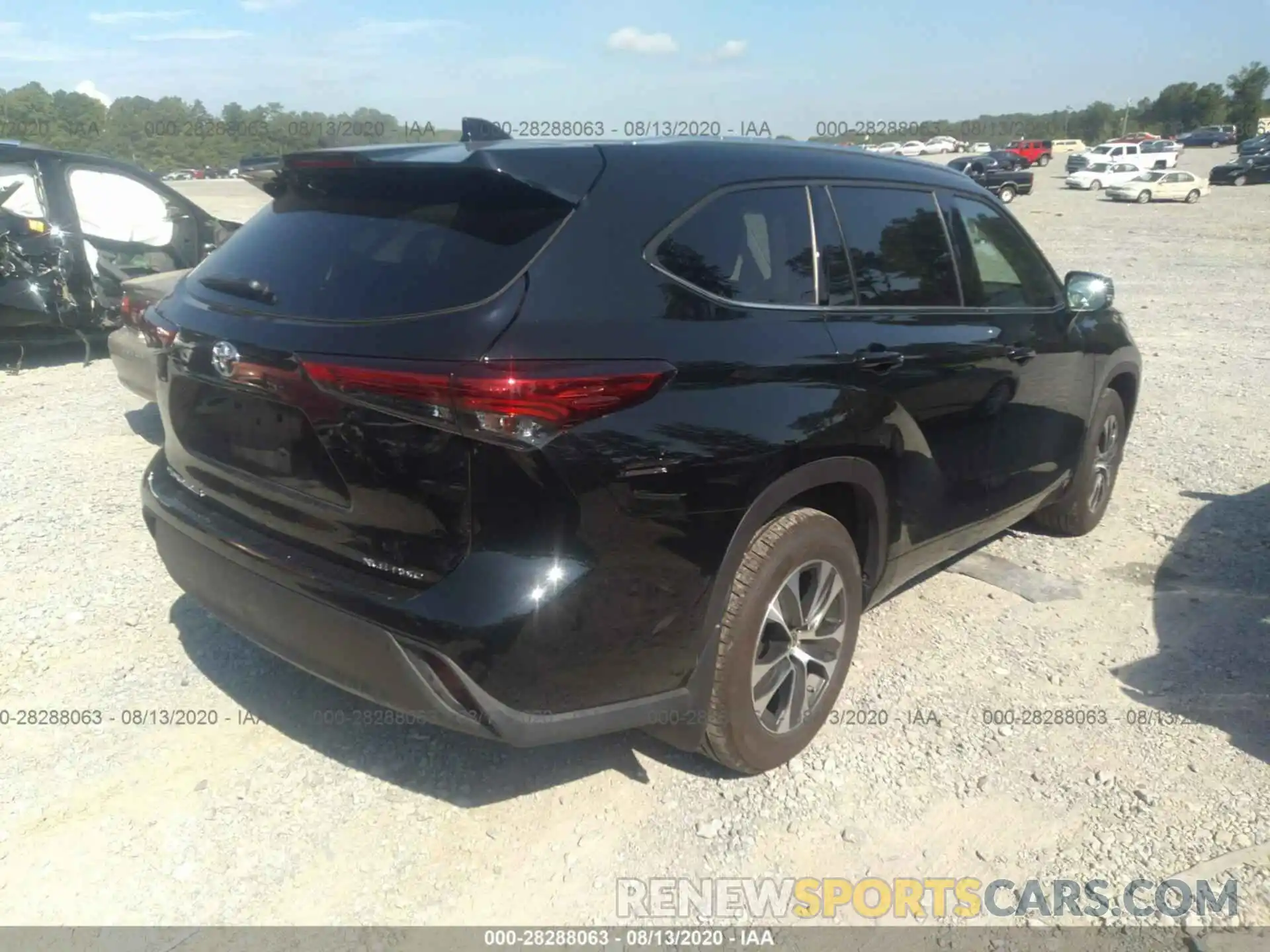 4 Photograph of a damaged car 5TDGZRBH5LS501236 TOYOTA HIGHLANDER 2020