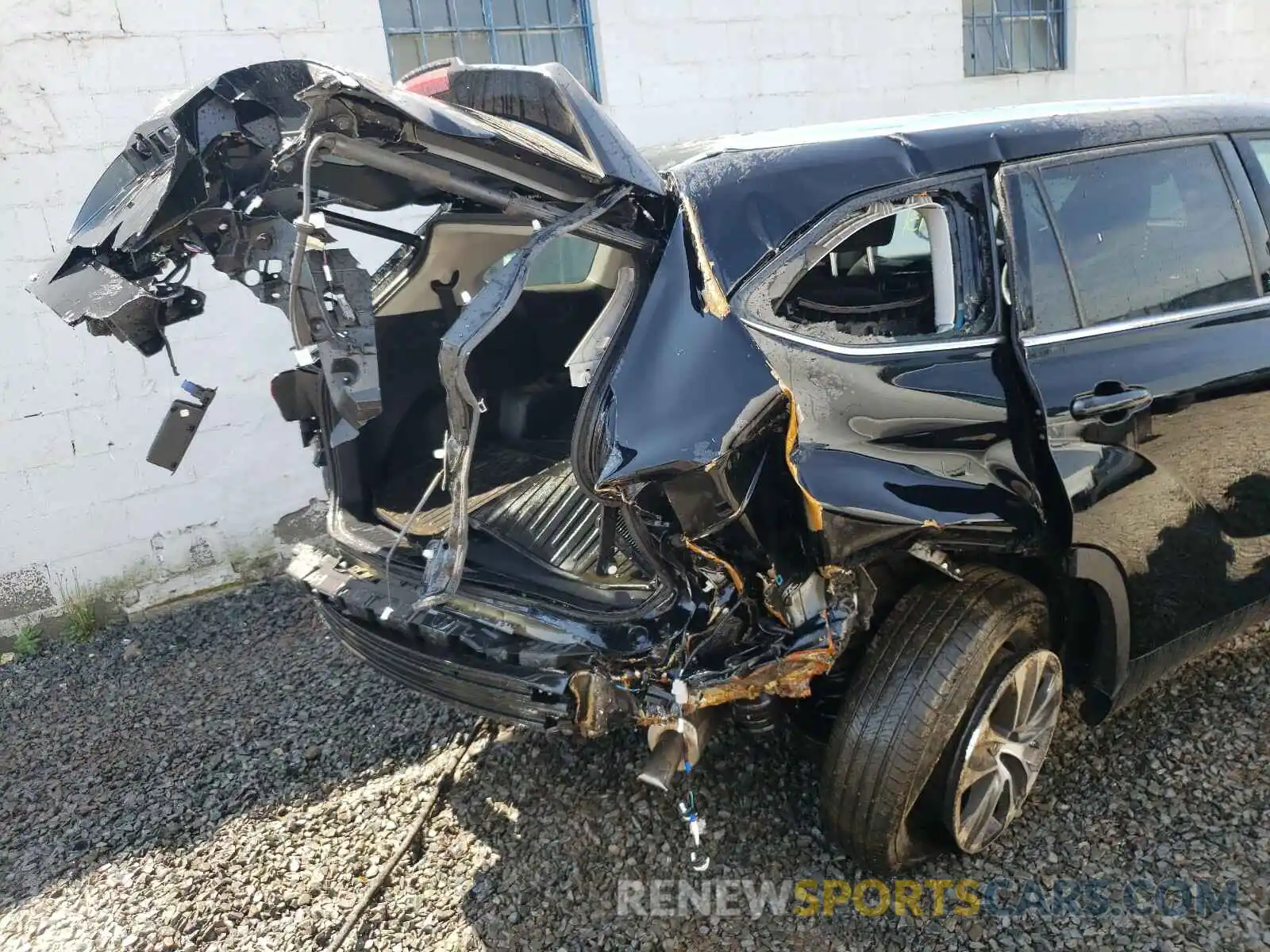 9 Photograph of a damaged car 5TDGZRBH5LS502189 TOYOTA HIGHLANDER 2020