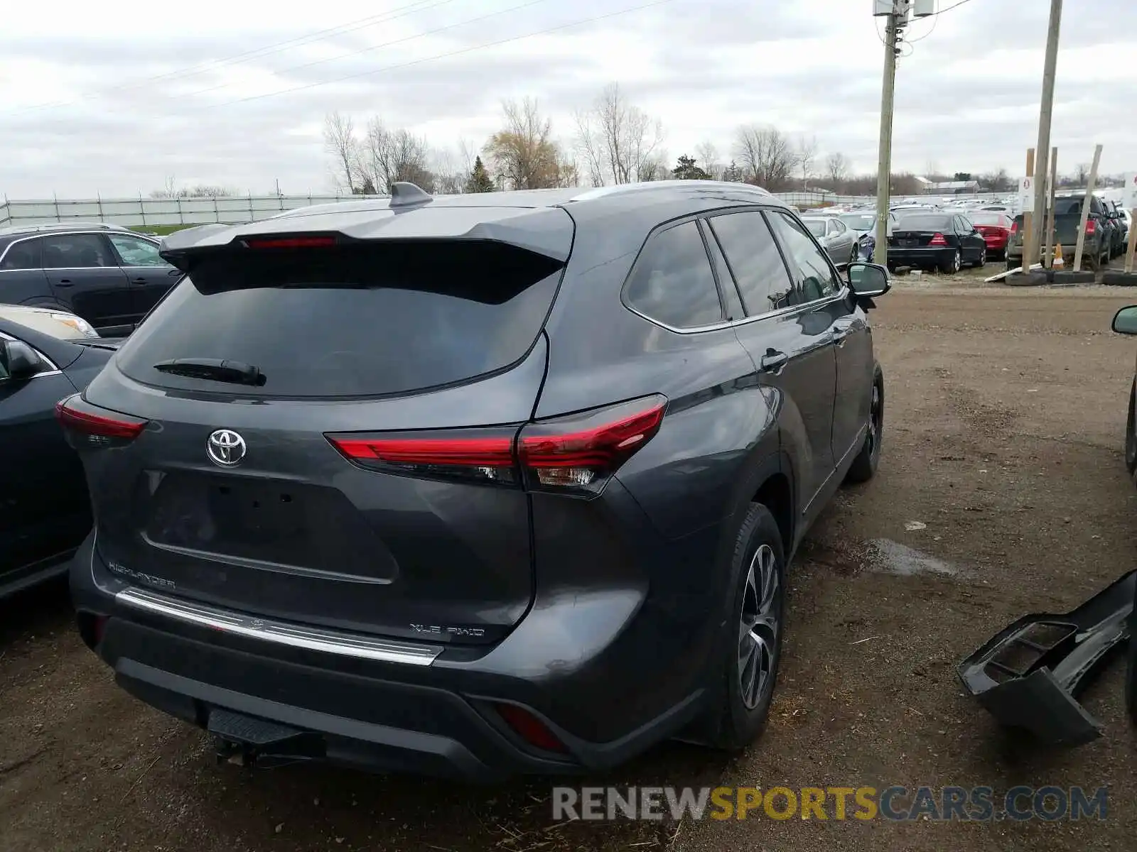 4 Photograph of a damaged car 5TDGZRBH5LS507988 TOYOTA HIGHLANDER 2020