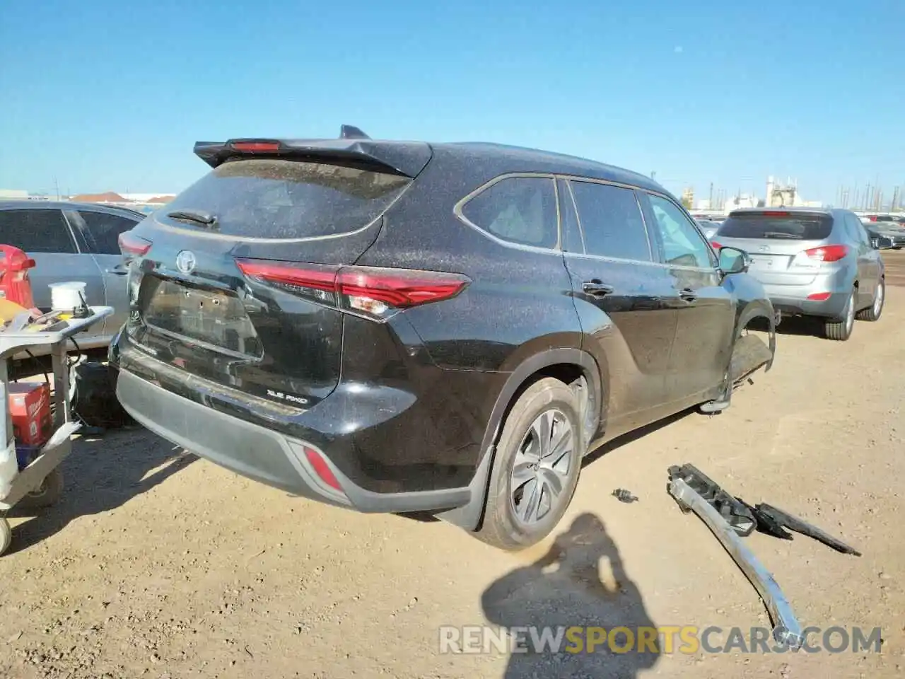 4 Photograph of a damaged car 5TDGZRBH5LS512382 TOYOTA HIGHLANDER 2020