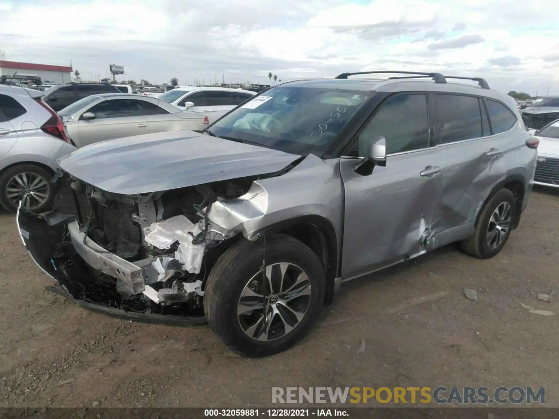 2 Photograph of a damaged car 5TDGZRBH5LS512446 TOYOTA HIGHLANDER 2020