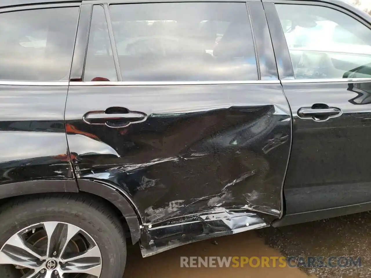 9 Photograph of a damaged car 5TDGZRBH5LS515590 TOYOTA HIGHLANDER 2020