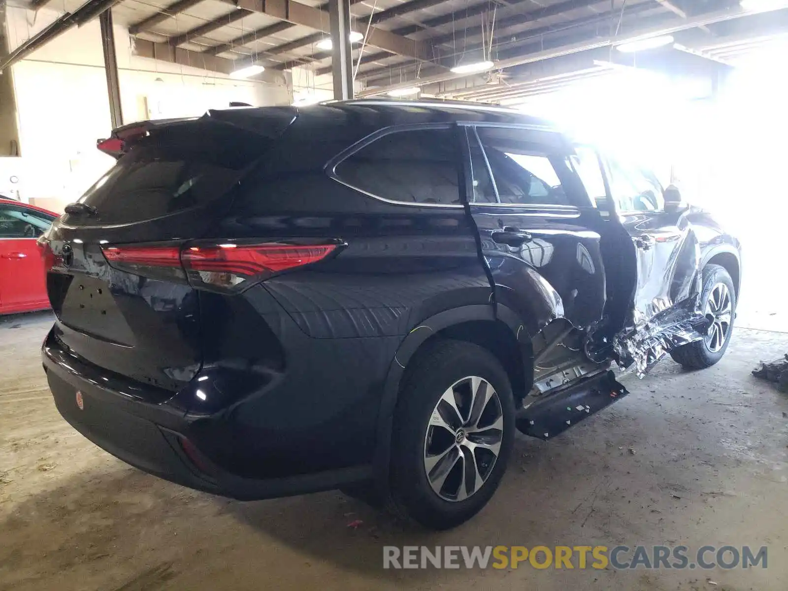 4 Photograph of a damaged car 5TDGZRBH5LS519445 TOYOTA HIGHLANDER 2020