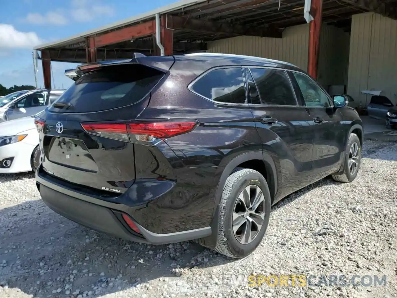 4 Photograph of a damaged car 5TDGZRBH6LS007273 TOYOTA HIGHLANDER 2020