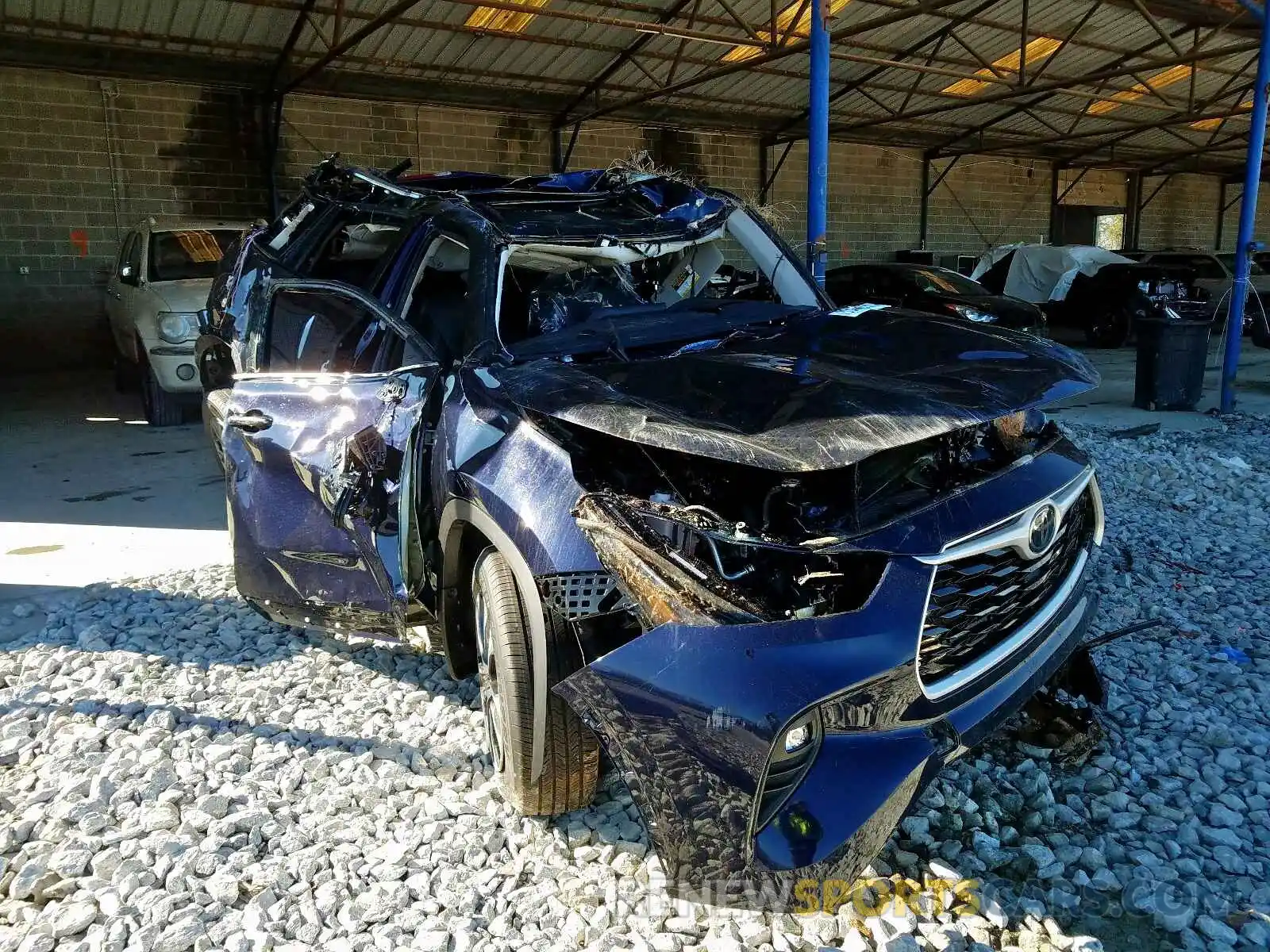 1 Photograph of a damaged car 5TDGZRBH6LS008584 TOYOTA HIGHLANDER 2020