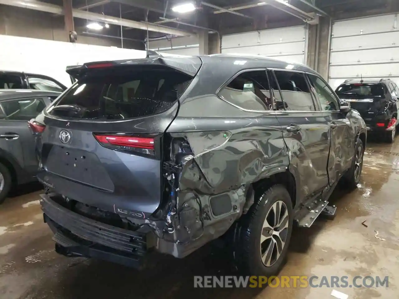 4 Photograph of a damaged car 5TDGZRBH6LS016152 TOYOTA HIGHLANDER 2020