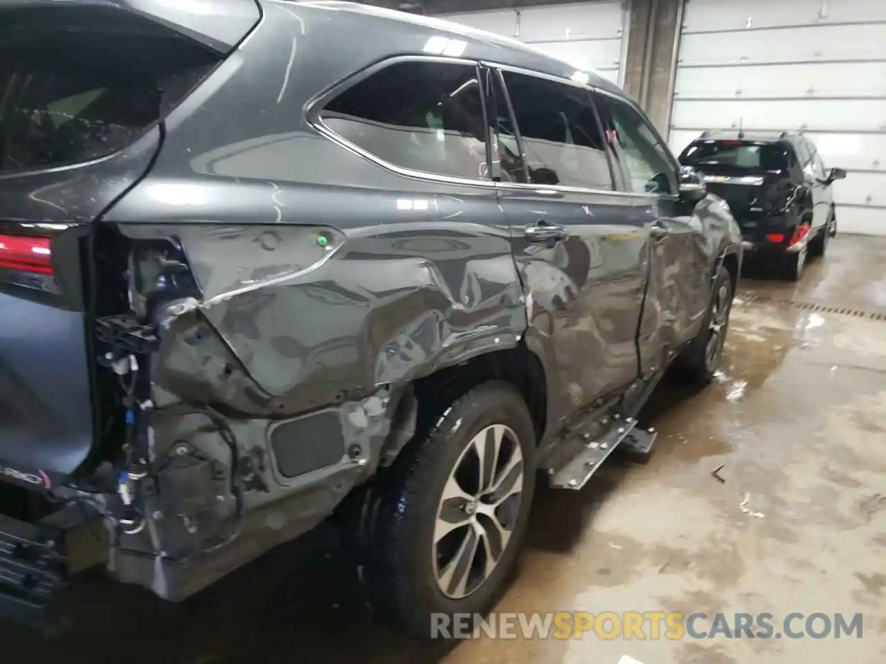 9 Photograph of a damaged car 5TDGZRBH6LS016152 TOYOTA HIGHLANDER 2020