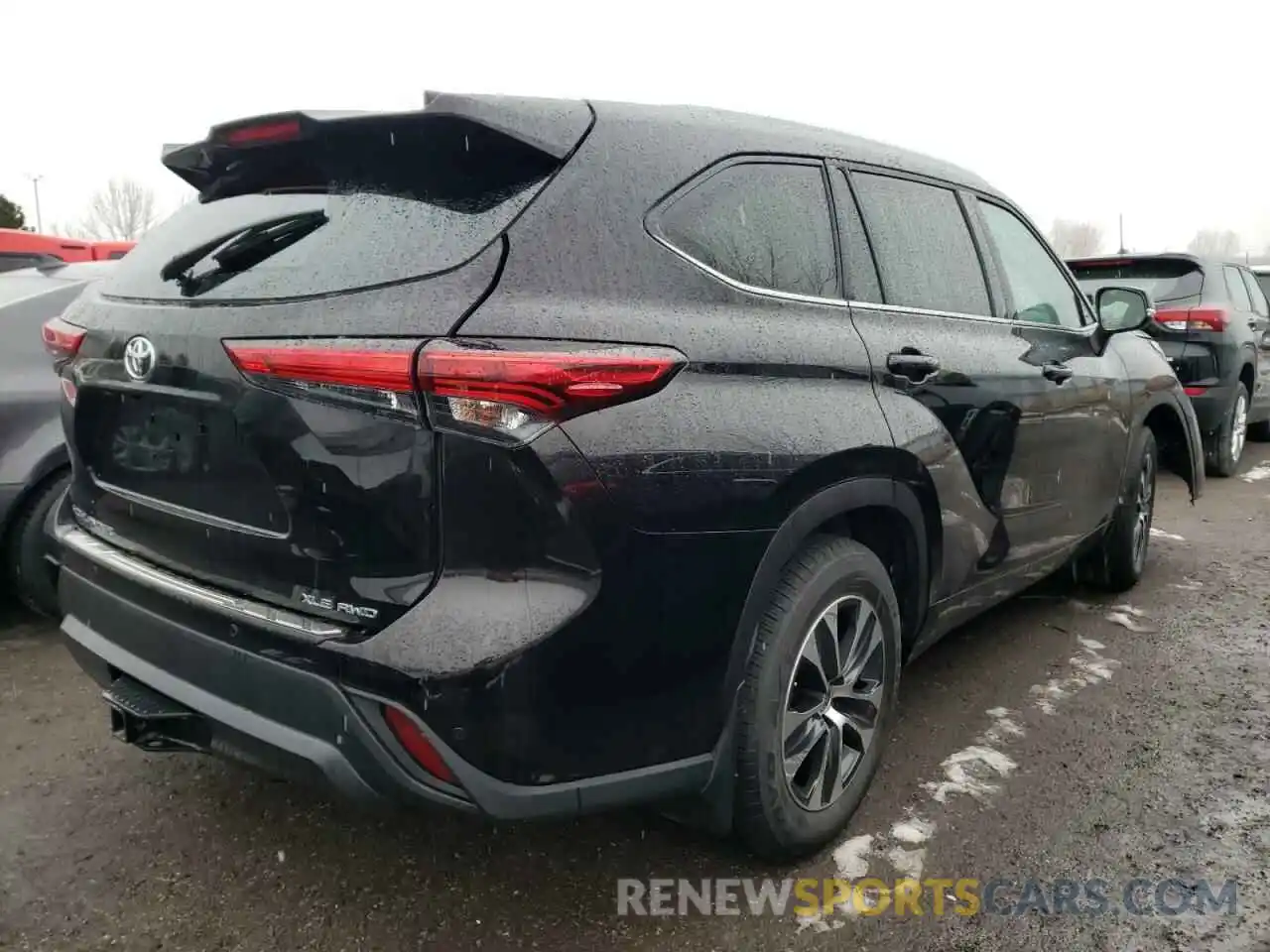 4 Photograph of a damaged car 5TDGZRBH6LS017026 TOYOTA HIGHLANDER 2020