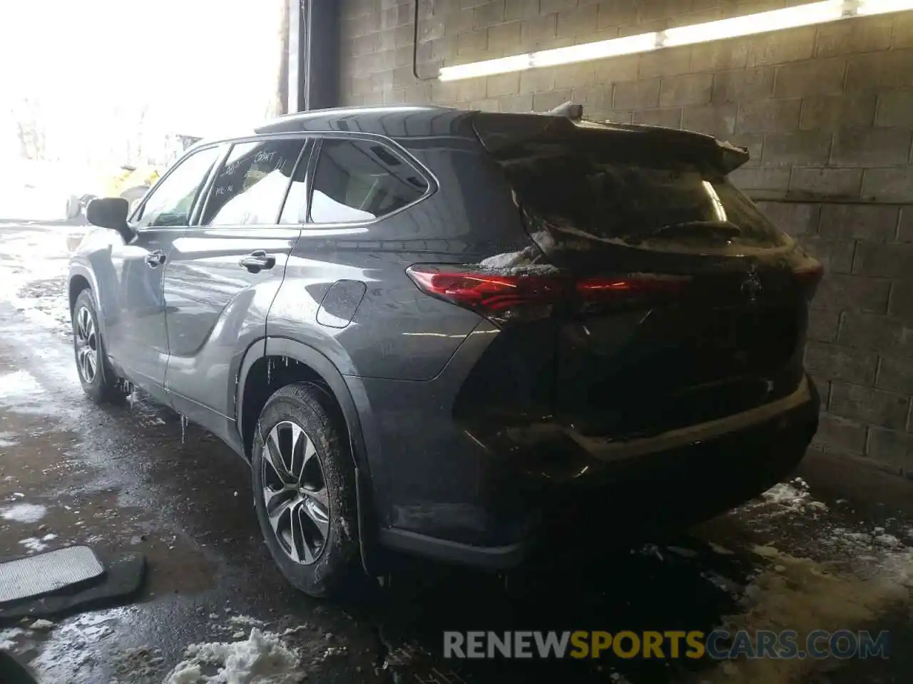 3 Photograph of a damaged car 5TDGZRBH6LS017771 TOYOTA HIGHLANDER 2020