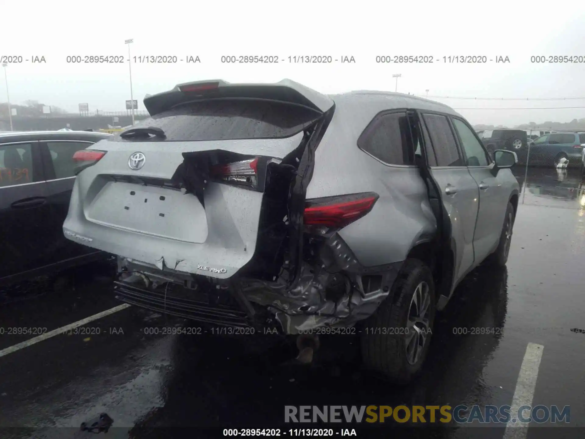 4 Photograph of a damaged car 5TDGZRBH6LS023764 TOYOTA HIGHLANDER 2020