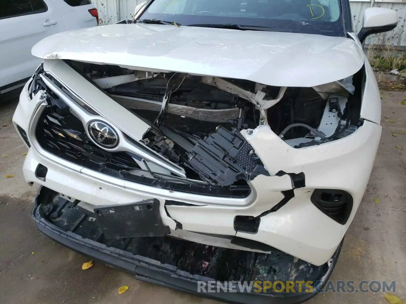 9 Photograph of a damaged car 5TDGZRBH6LS501083 TOYOTA HIGHLANDER 2020