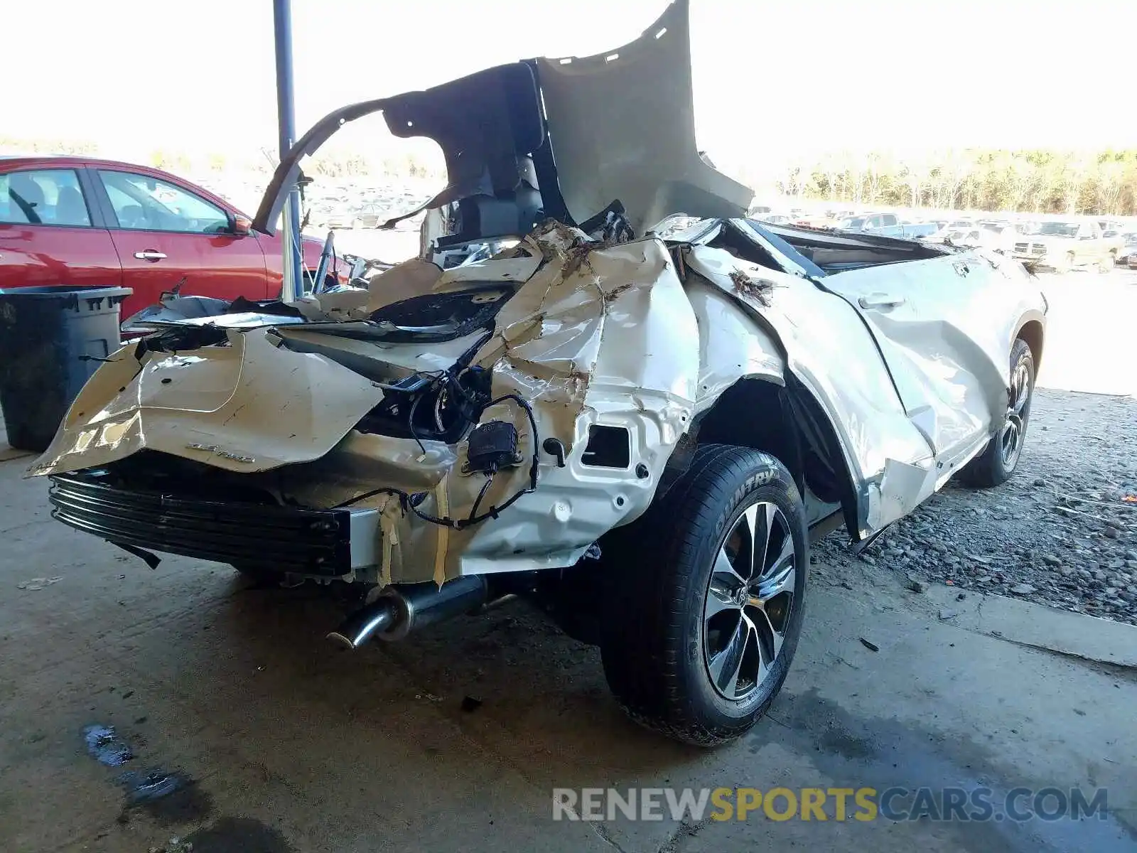 4 Photograph of a damaged car 5TDGZRBH6LS502735 TOYOTA HIGHLANDER 2020