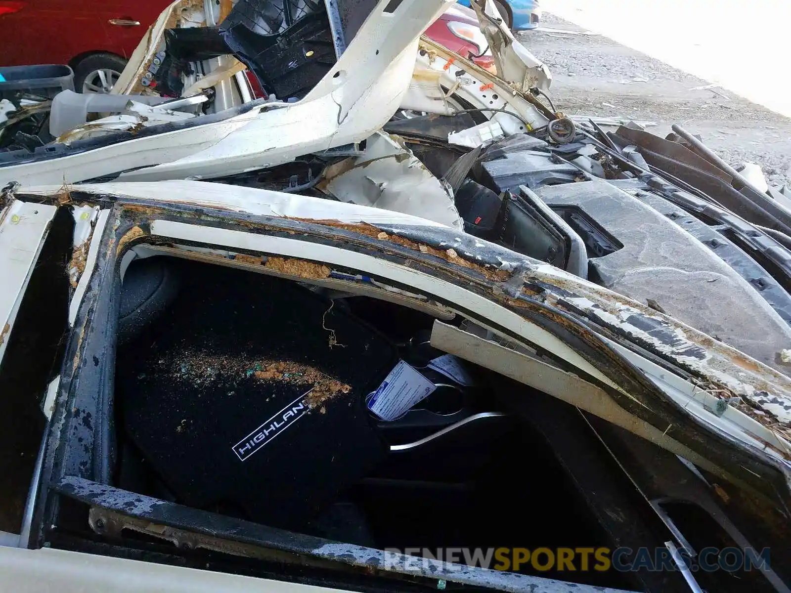 5 Photograph of a damaged car 5TDGZRBH6LS502735 TOYOTA HIGHLANDER 2020