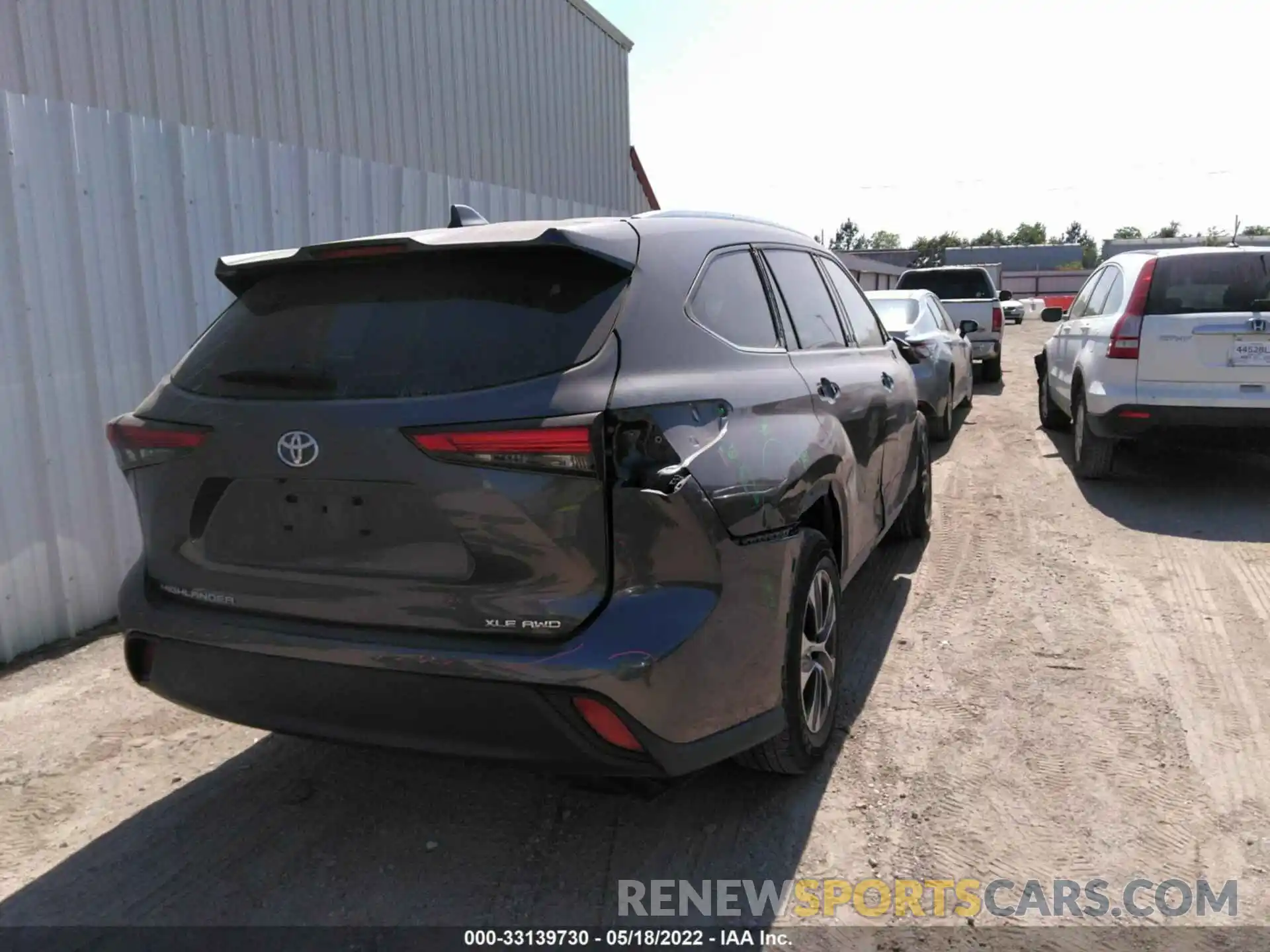 4 Photograph of a damaged car 5TDGZRBH6LS509250 TOYOTA HIGHLANDER 2020